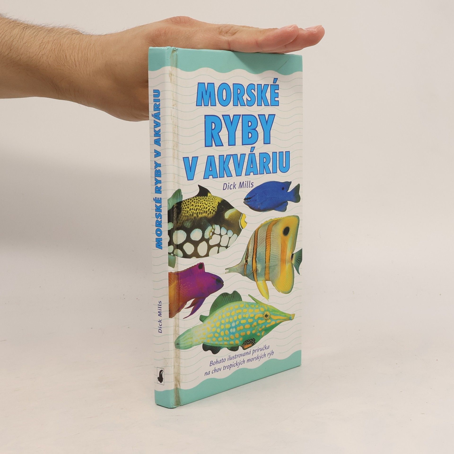 Morské ryby v akváriu