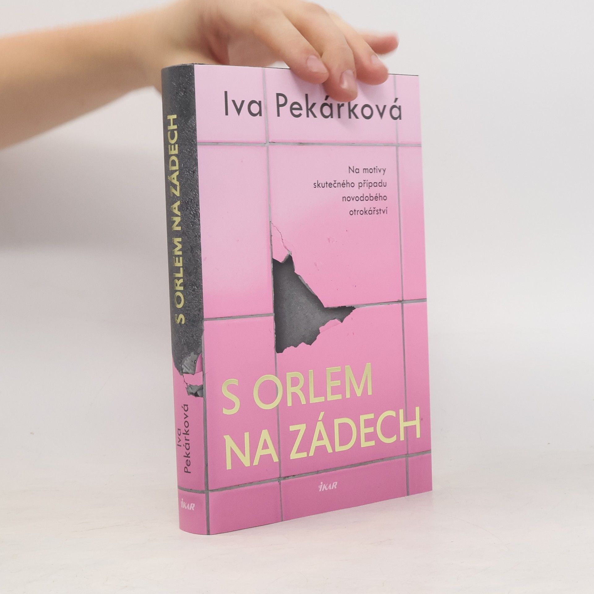 Iva Pekárková S orlem na zádech