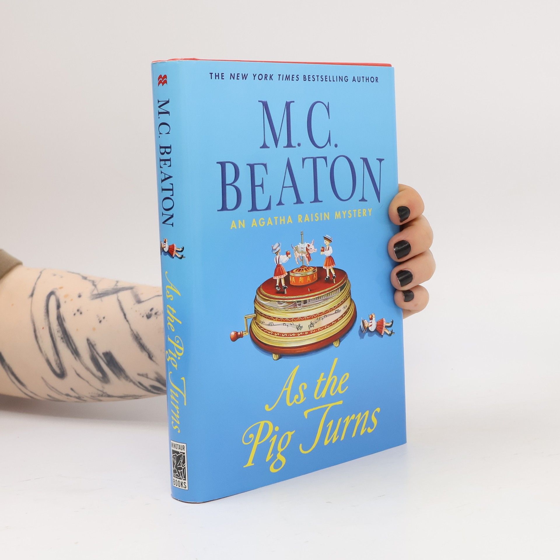 Marion Chesney Agatha Raisin Mystery: As the Pig Turns
