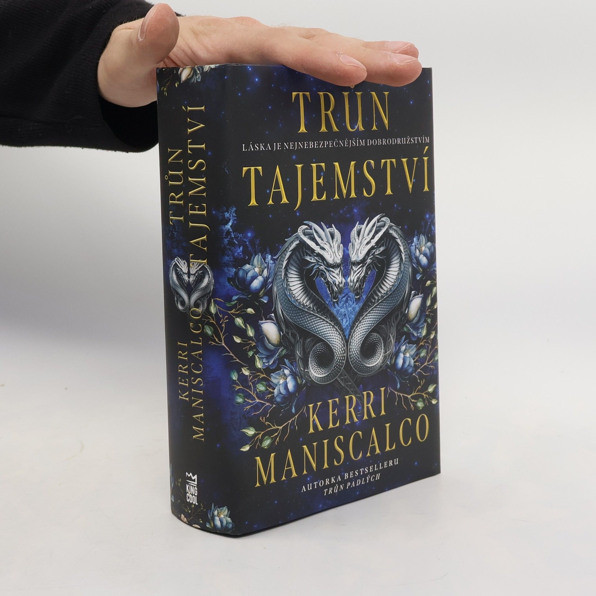 Kerri Maniscalco Trůn tajemství