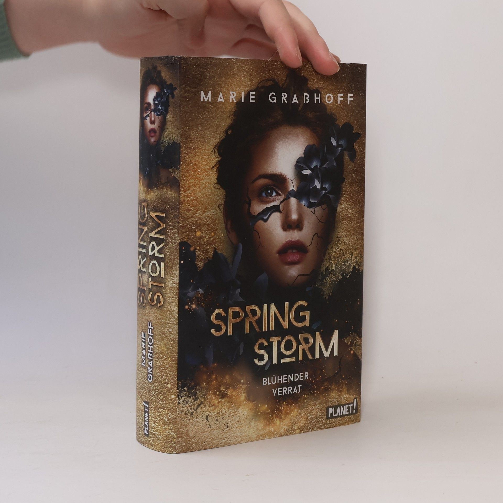 Marie Graßhoff Spring Storm. Blühender Verrat
