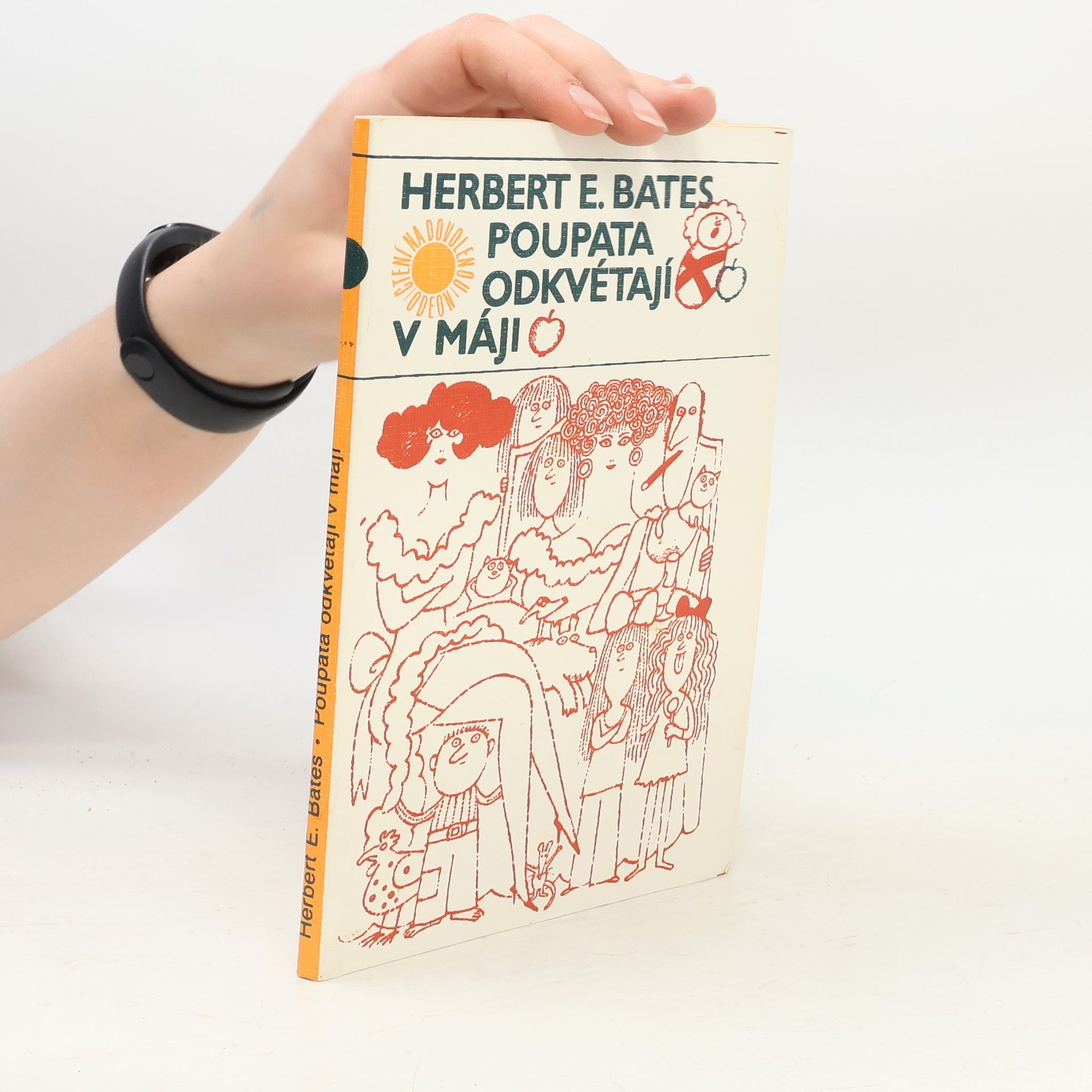 Herbert Ernest Bates Poupata odkvétají v máji