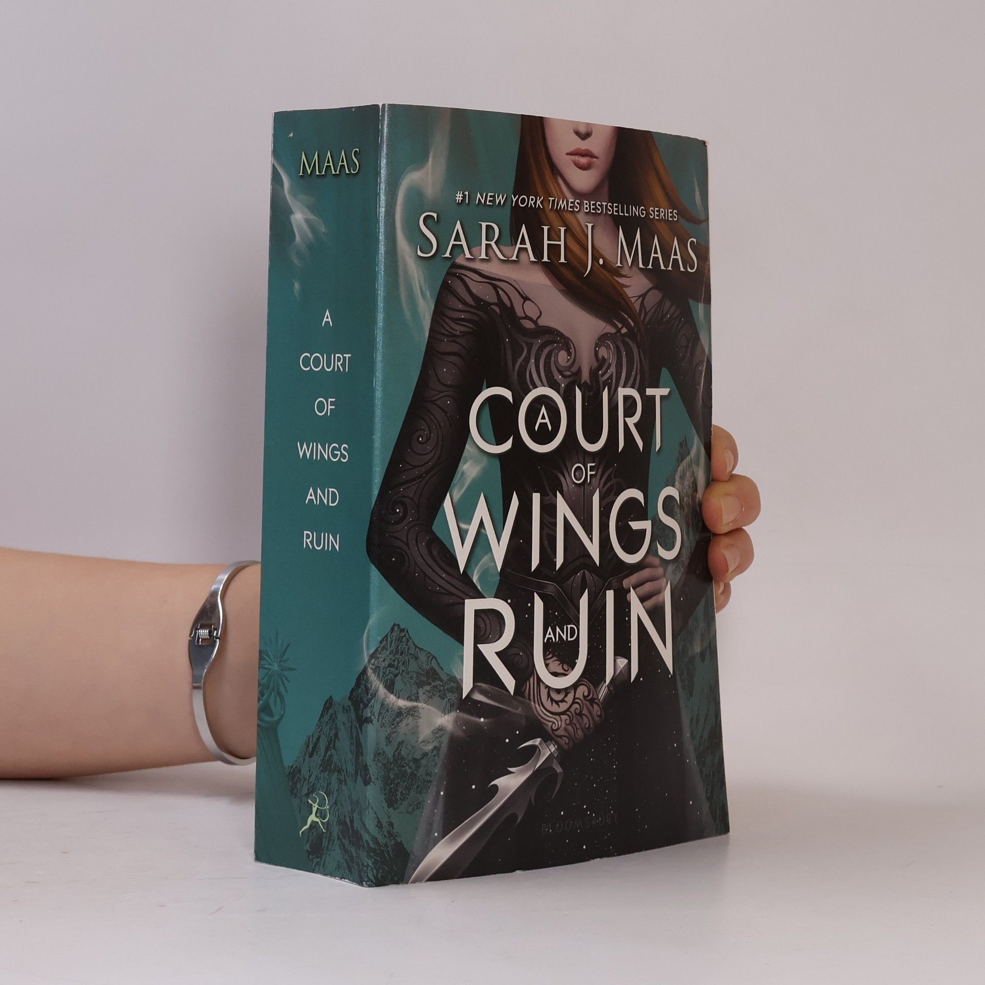 Sarah J. Maas Court of Thorns and Roses - 3: A Court of Wings and Ruin