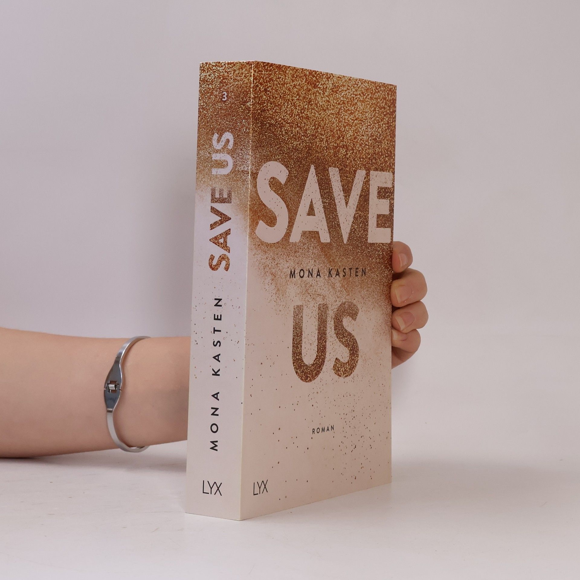 Mona Kasten Save us