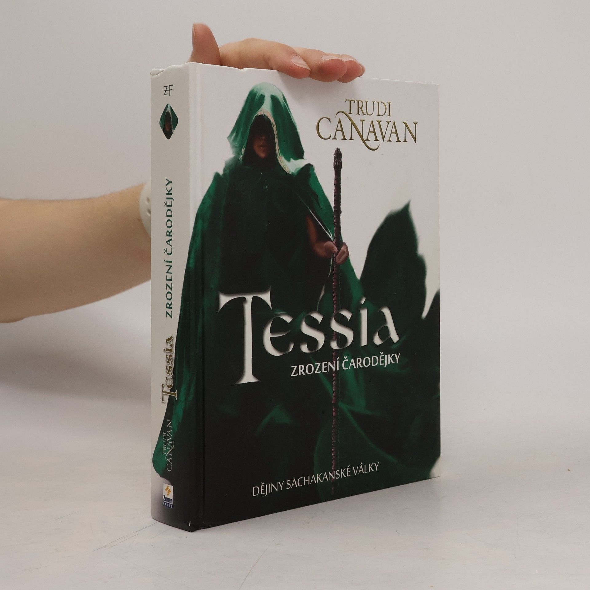 Trudi Canavan Tessia. Zrození čarodějky