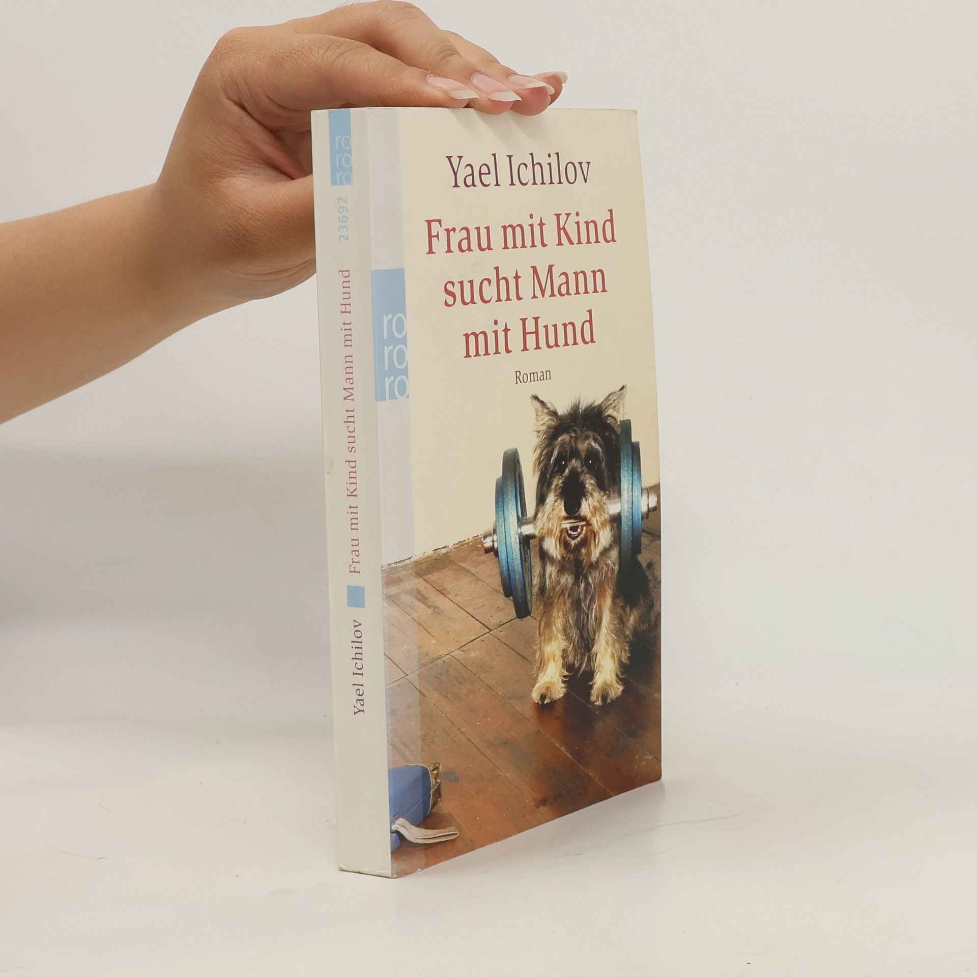 Yael Ichilov Frau mit Kind sucht Mann mit Hund
