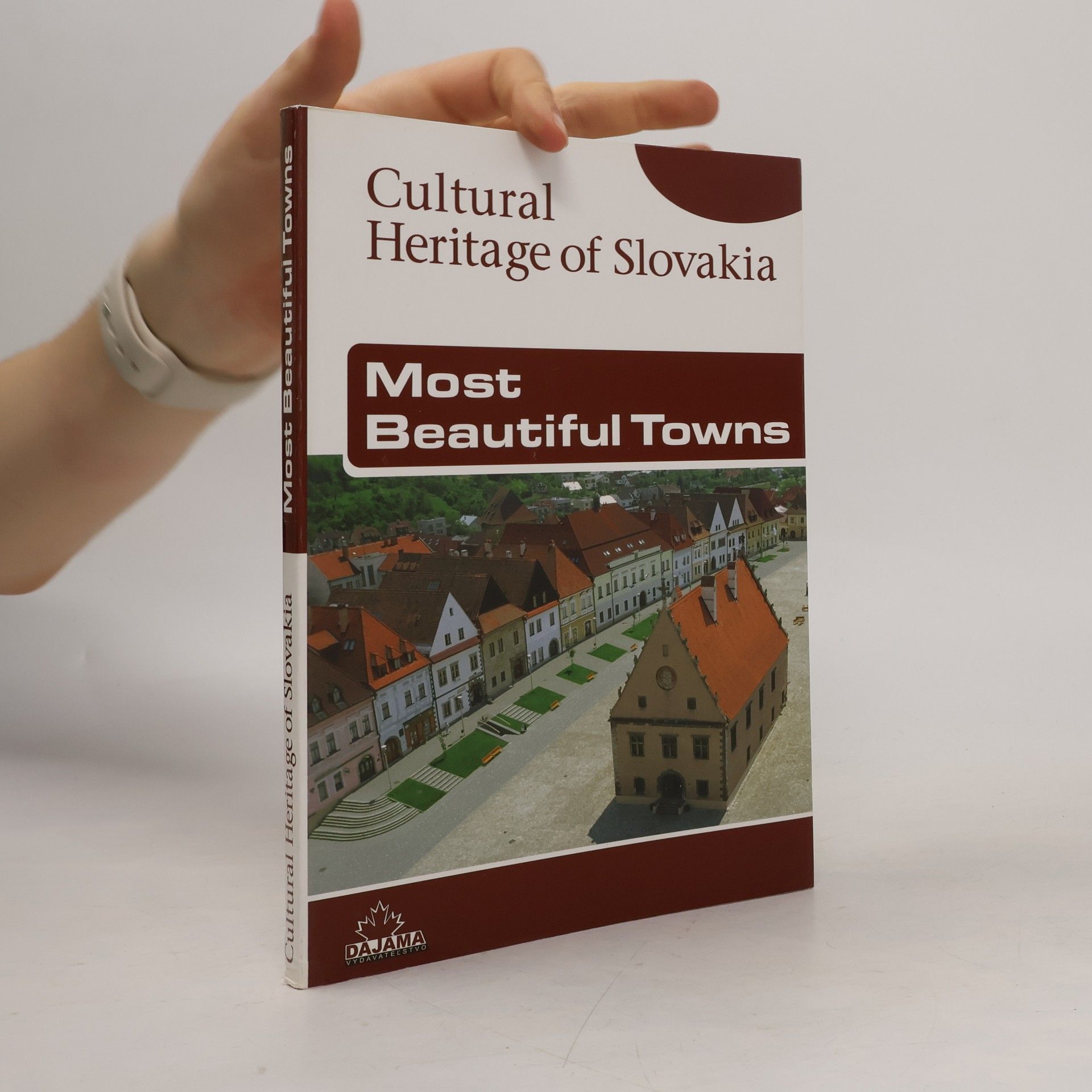 Most beautiful towns : town memorial preserves