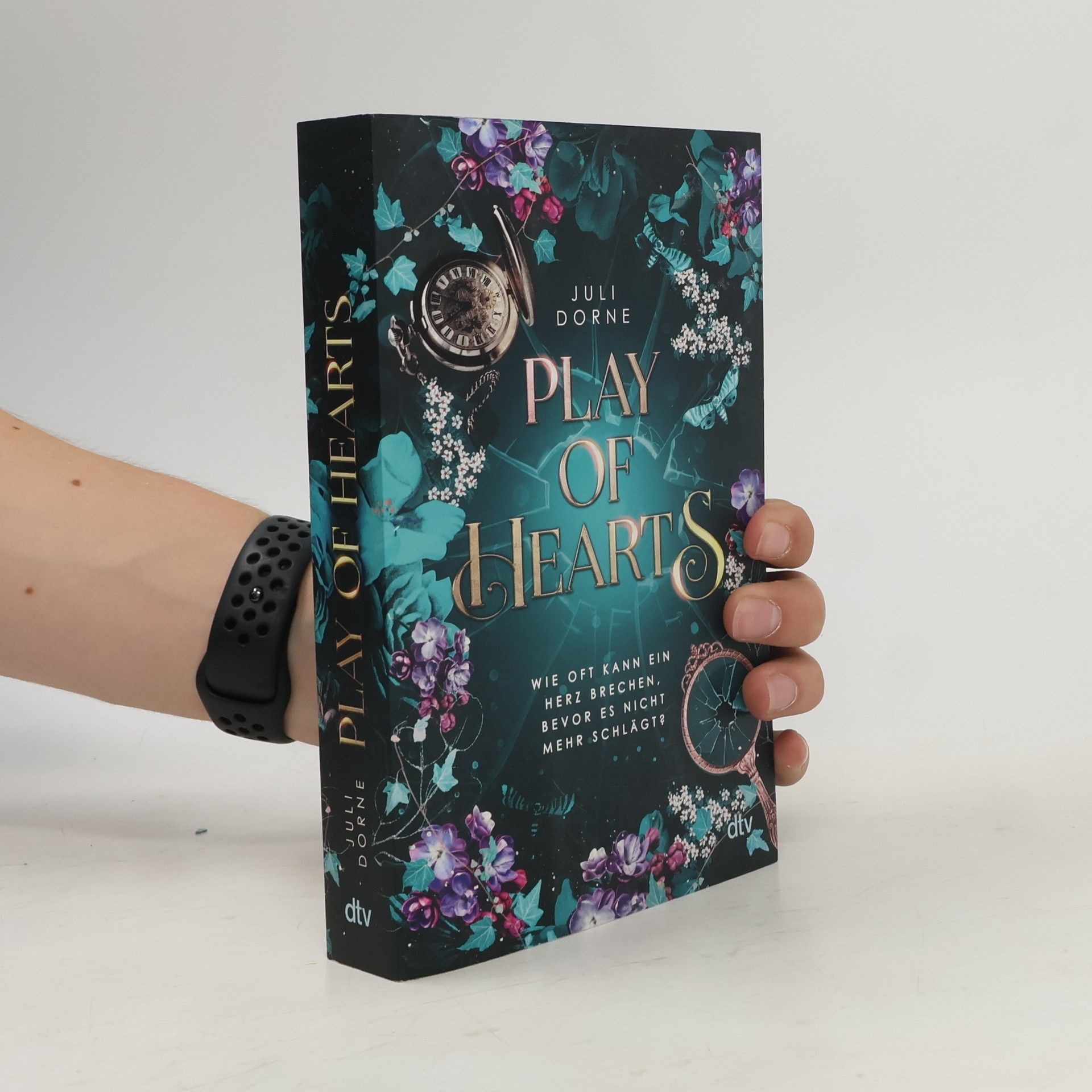 Juli Dorne Play of Hearts