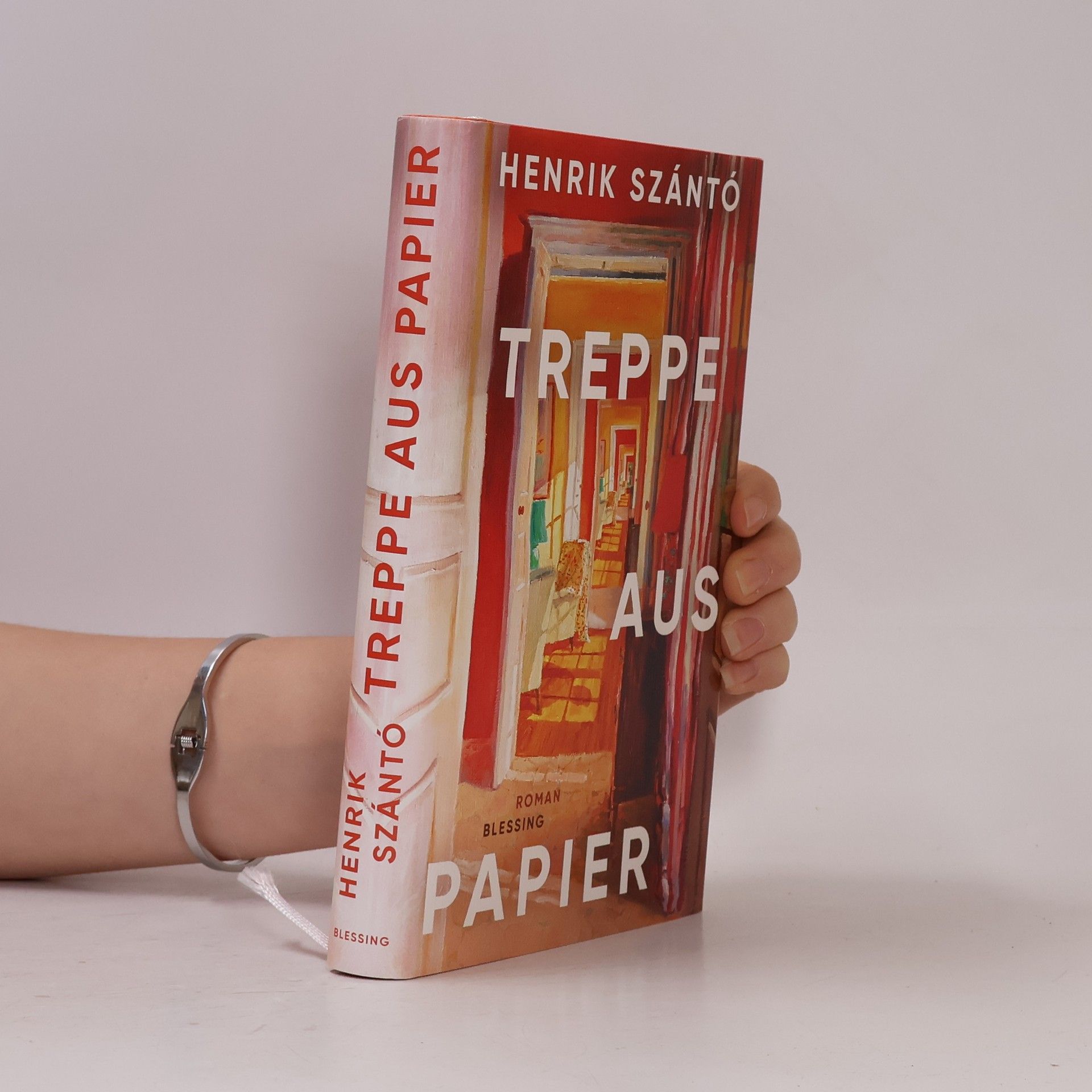 Henrik Szanto Treppe aus Papier