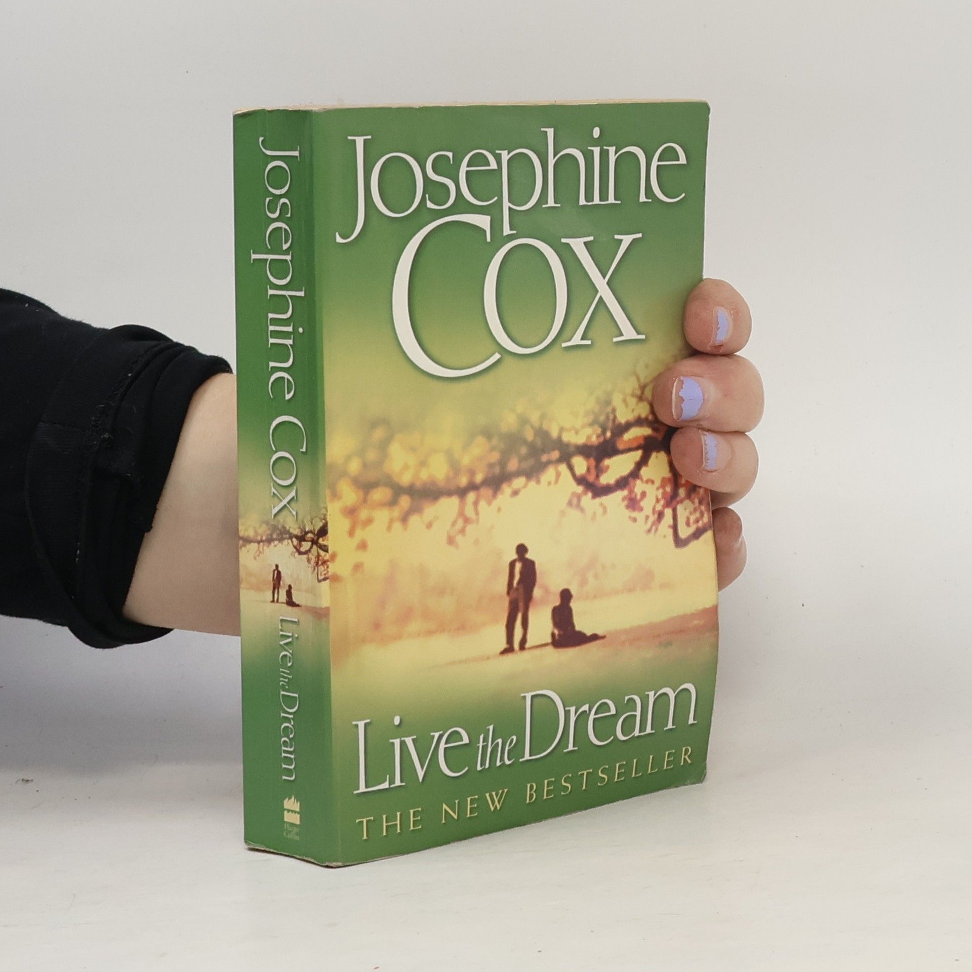 Josephine Cox Live the Dream