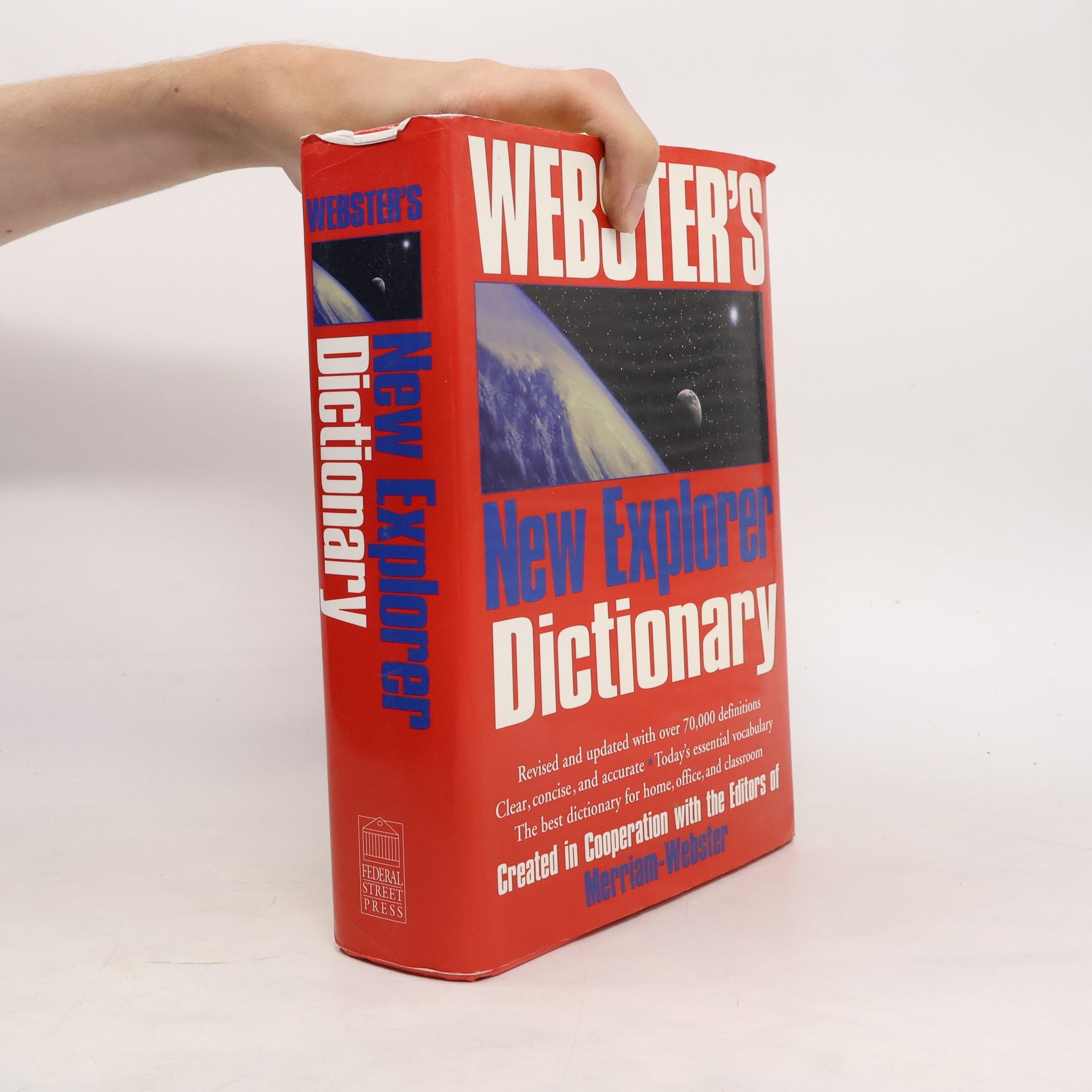Inc MerriamWebster Webster's New Explorer Dictionary