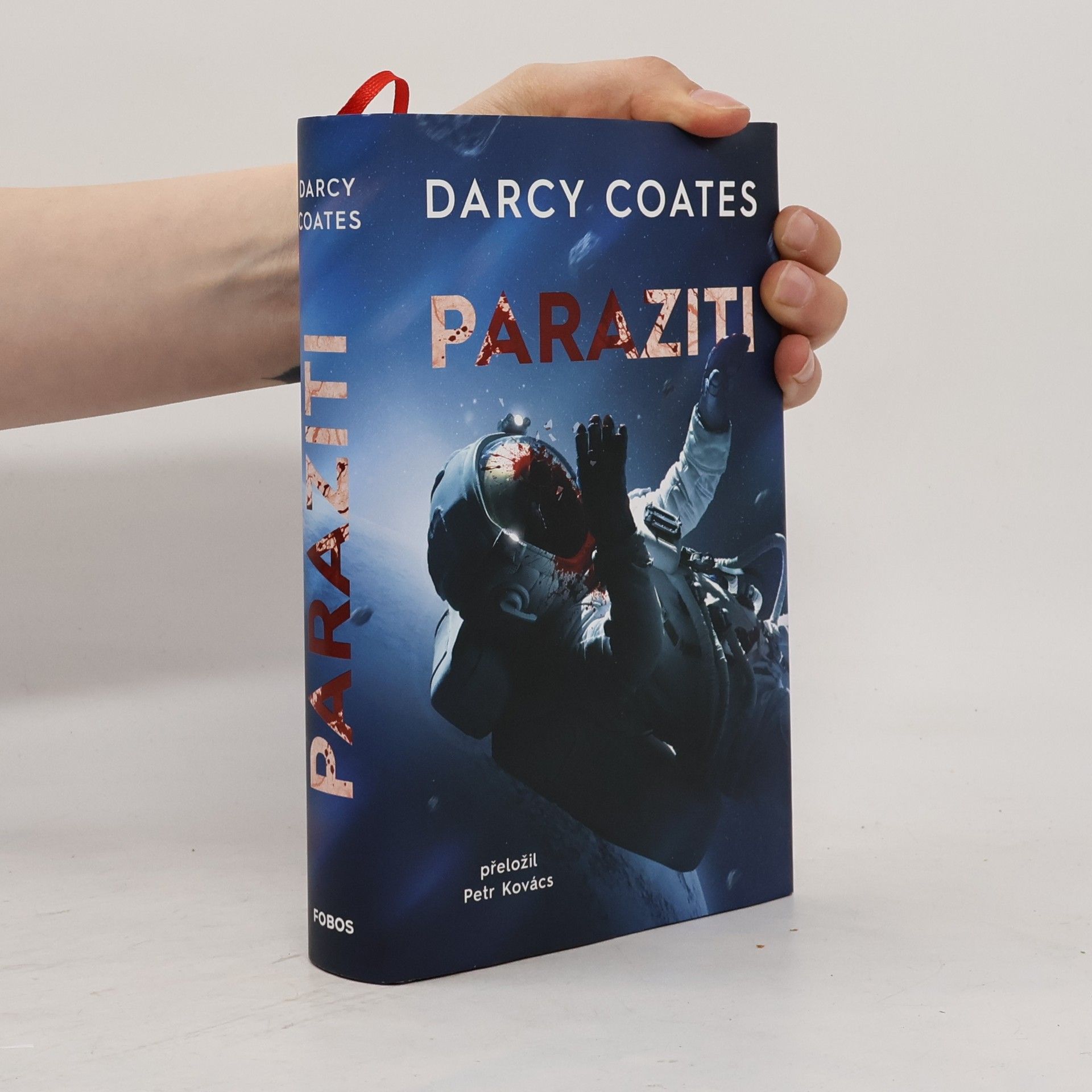 Darcy Coates Paraziti