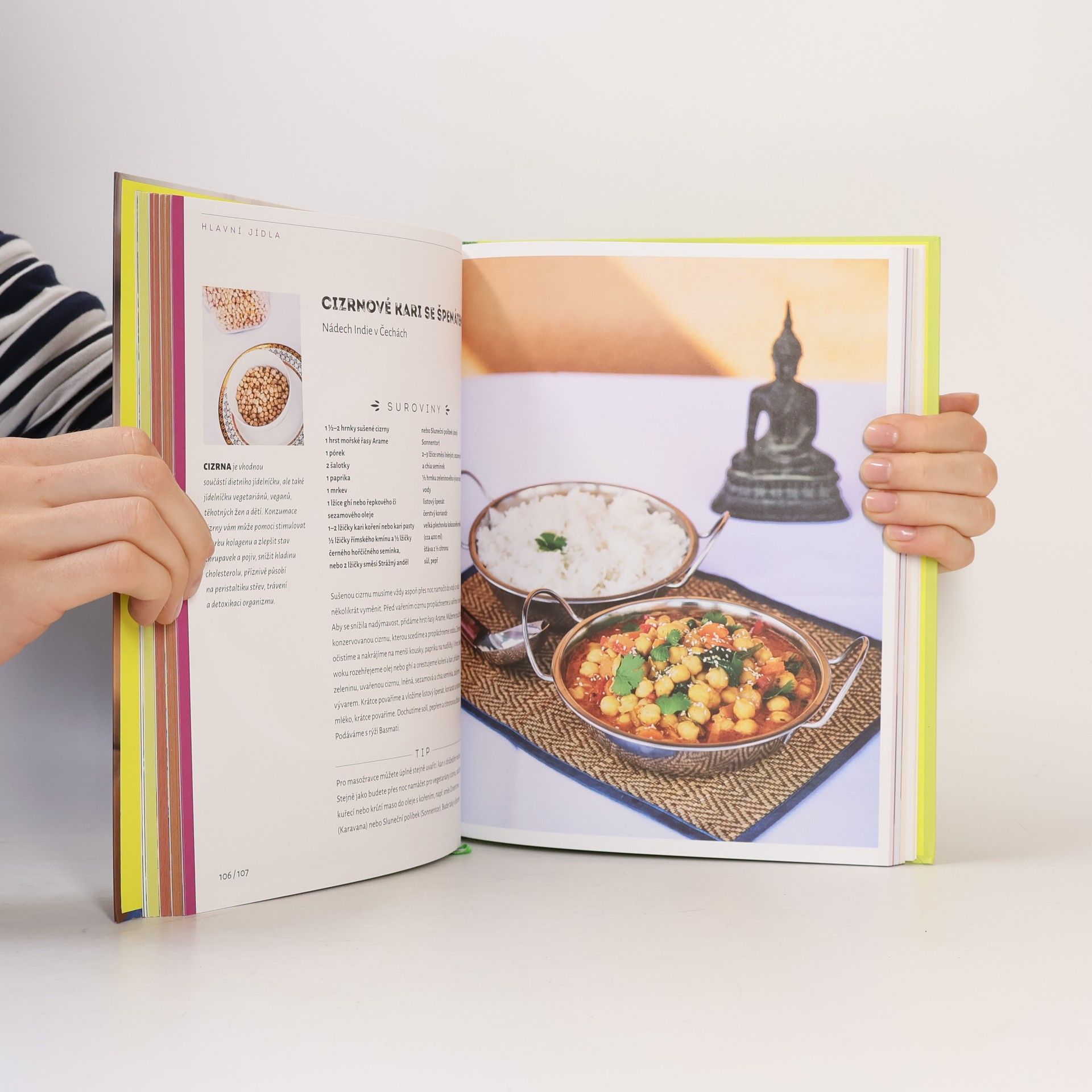 Zuzana Komůrková Výživou ke změně : pohodová vegetariánská a bezlepková kuchařka s tipy pro vegany i milovníky masa
