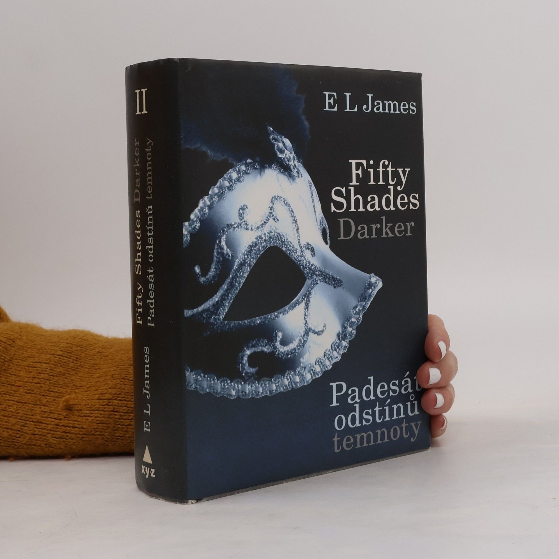 E. L. James Padesát odstínů temnoty