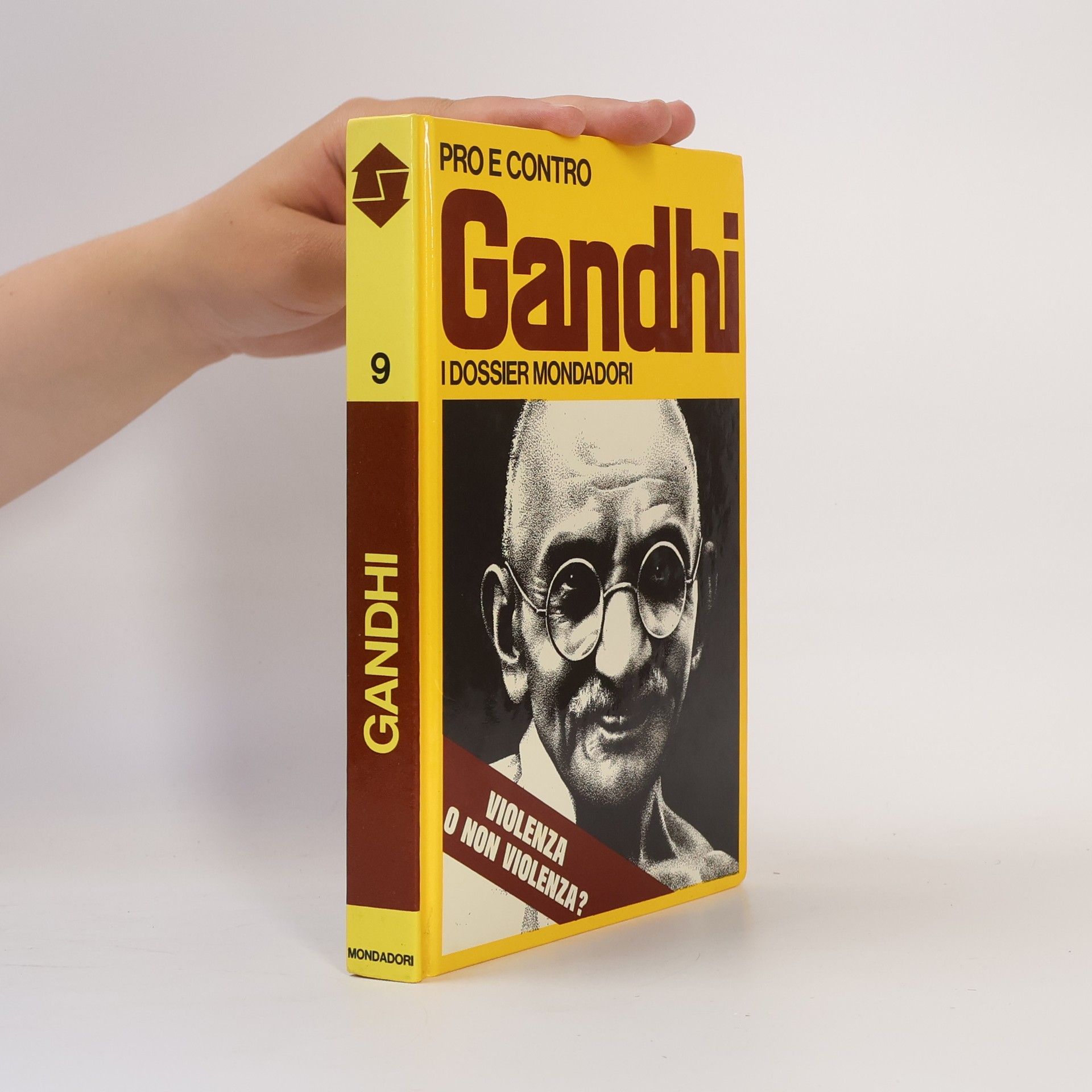 Various authors Pro e contro Gandhi