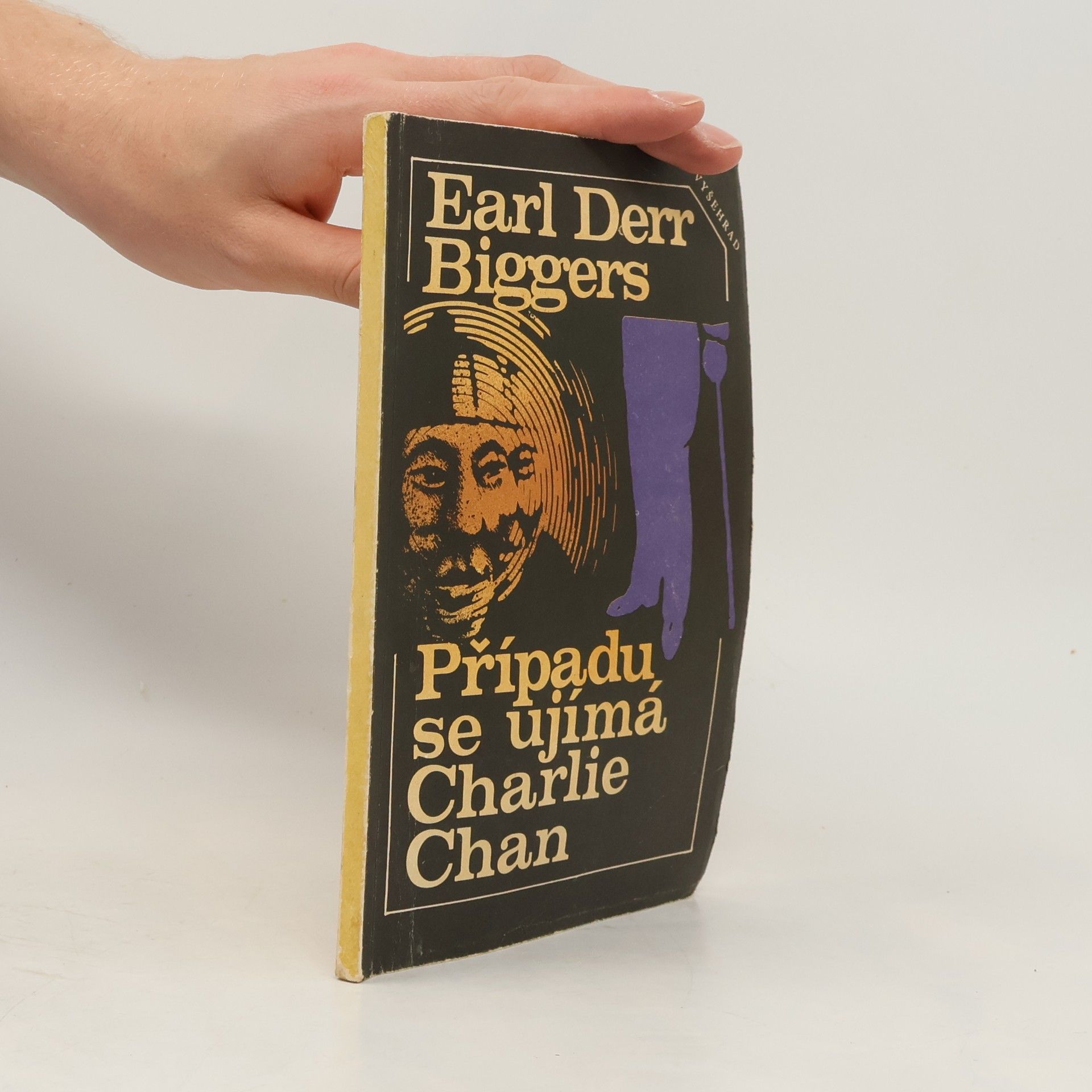 Earl Derr Biggers Případu se ujímá Charlie Chan