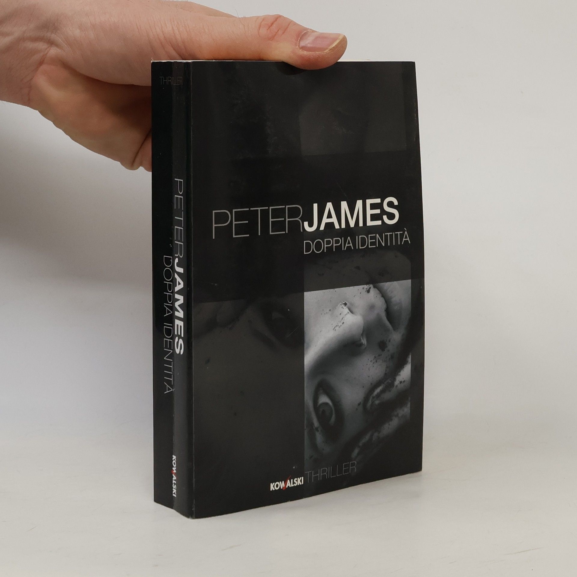 Peter James Doppia identità