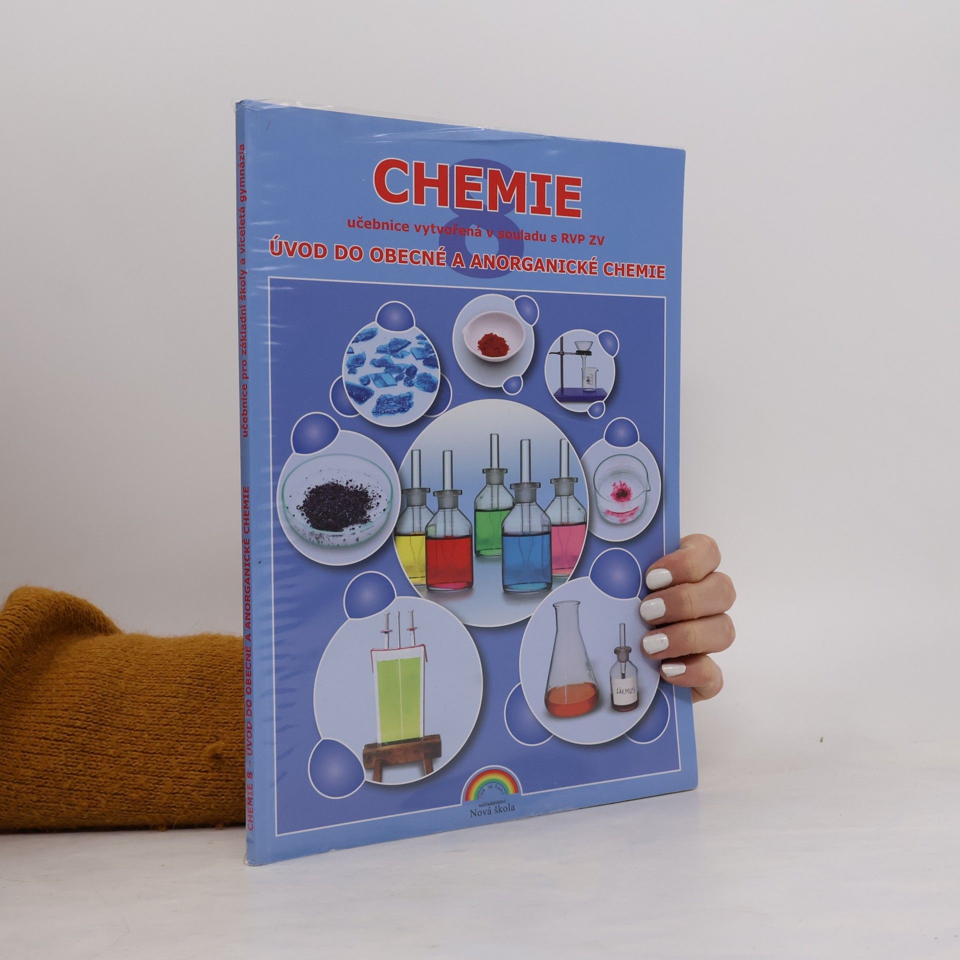 Irena Plucková Chemie : úvod do obecné a anorganické chemie