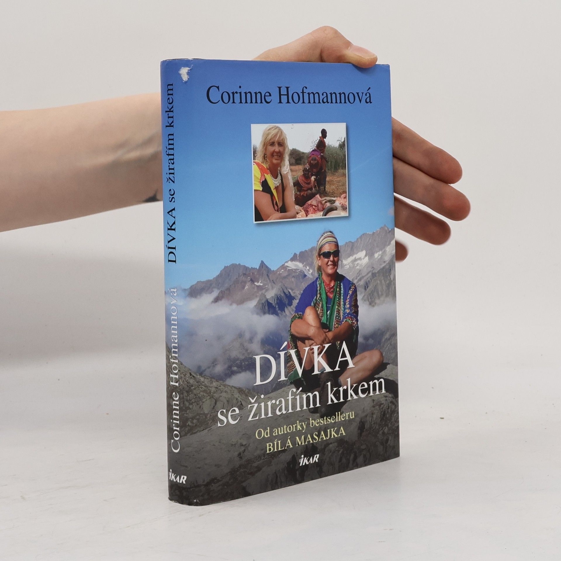 Corinne Hofmann Dívka se žirafím krkem