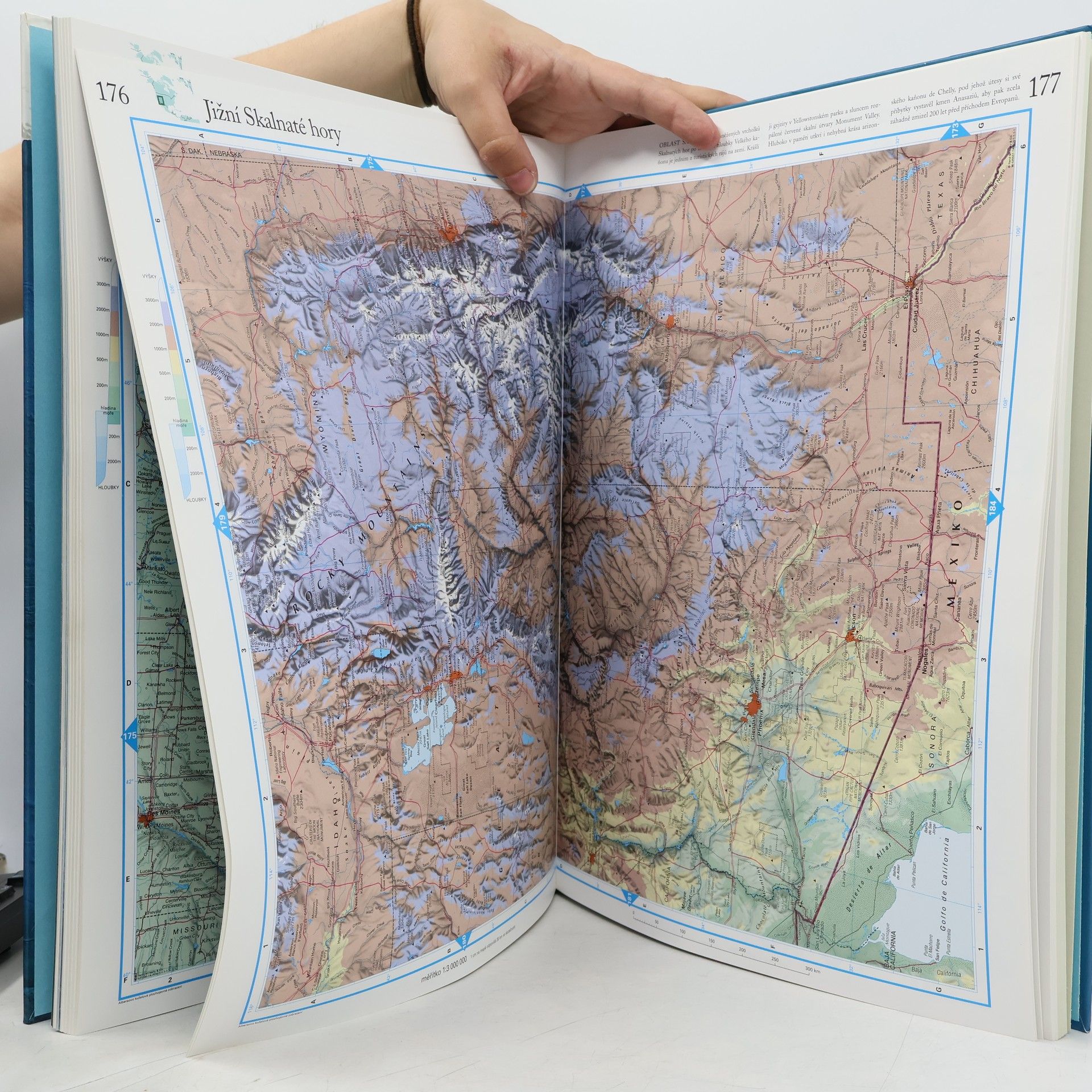 Jiří Hanuš Ilustrovaný atlas světa pro nové století