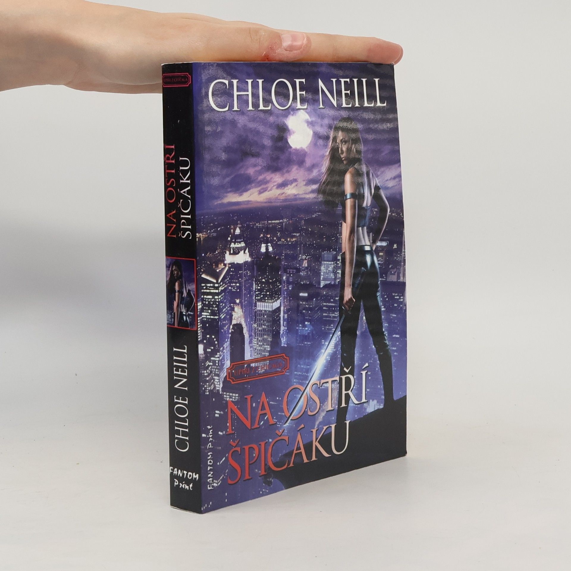 Chloe Neill Na ostří špičáku