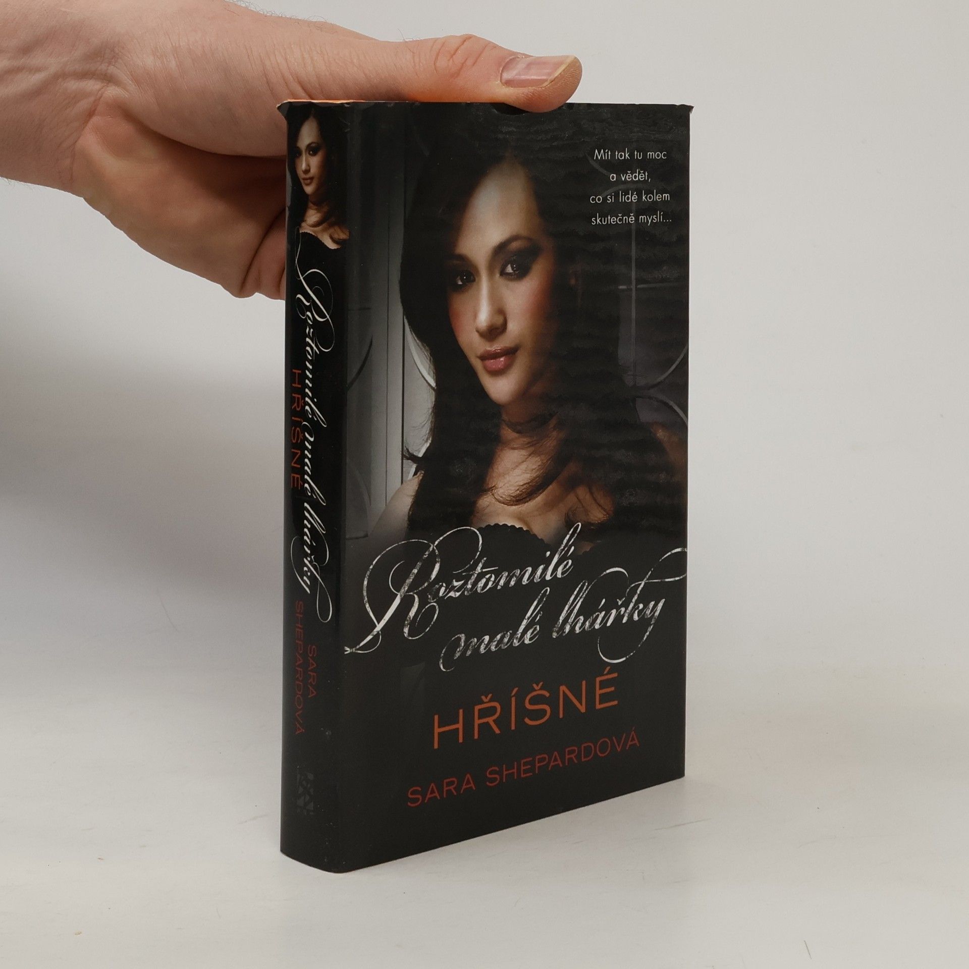 Sara Shepard Roztomilé malé lhářky: Hříšné