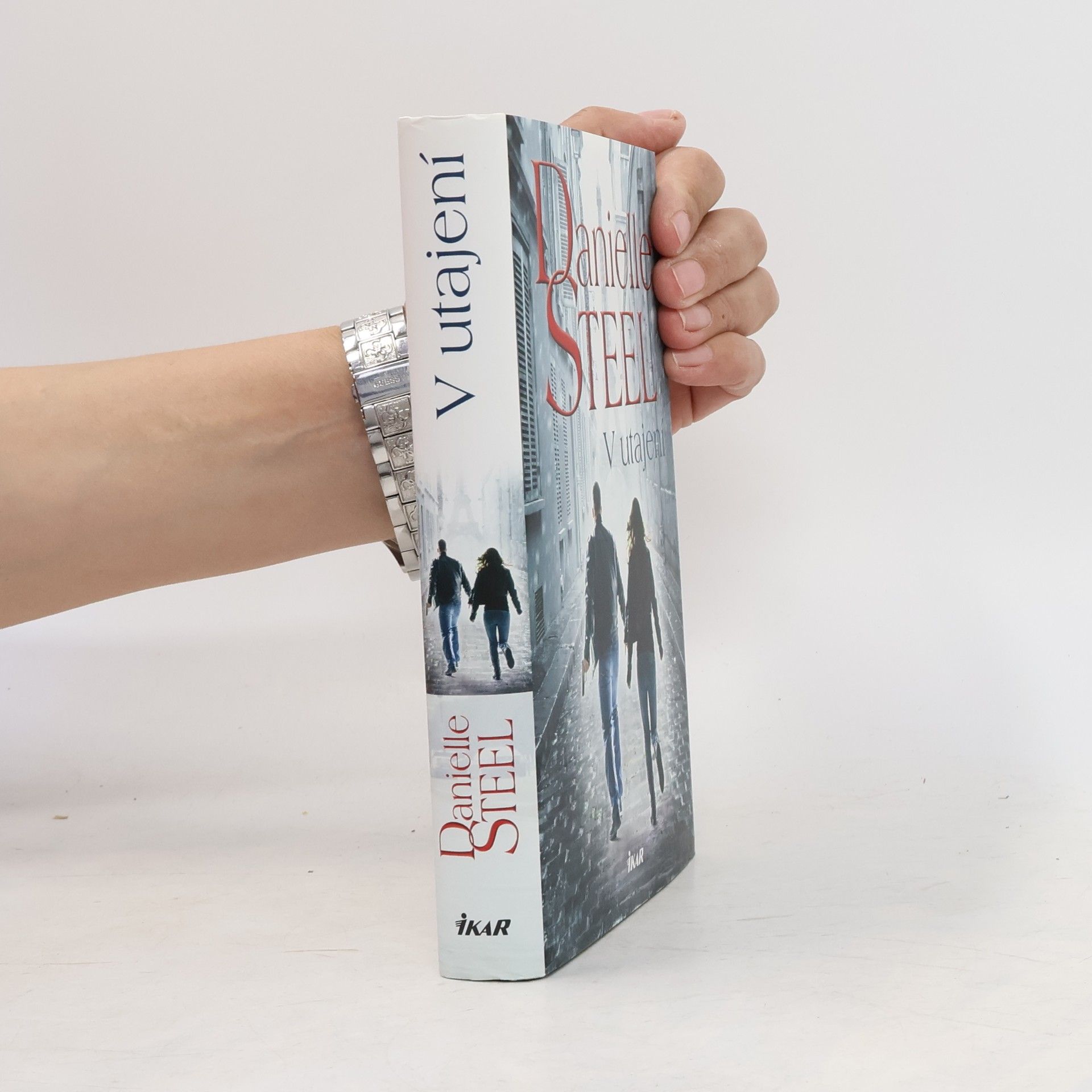 Danielle Steel V utajení