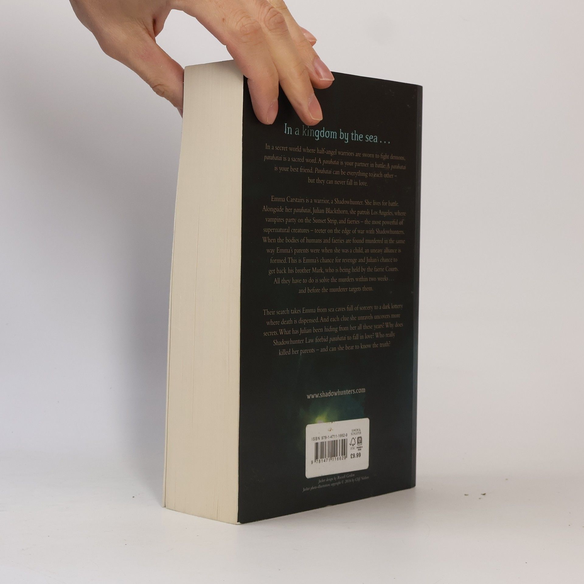 Cassandra Clare Lady Midnight. The dark artifices. Book one.