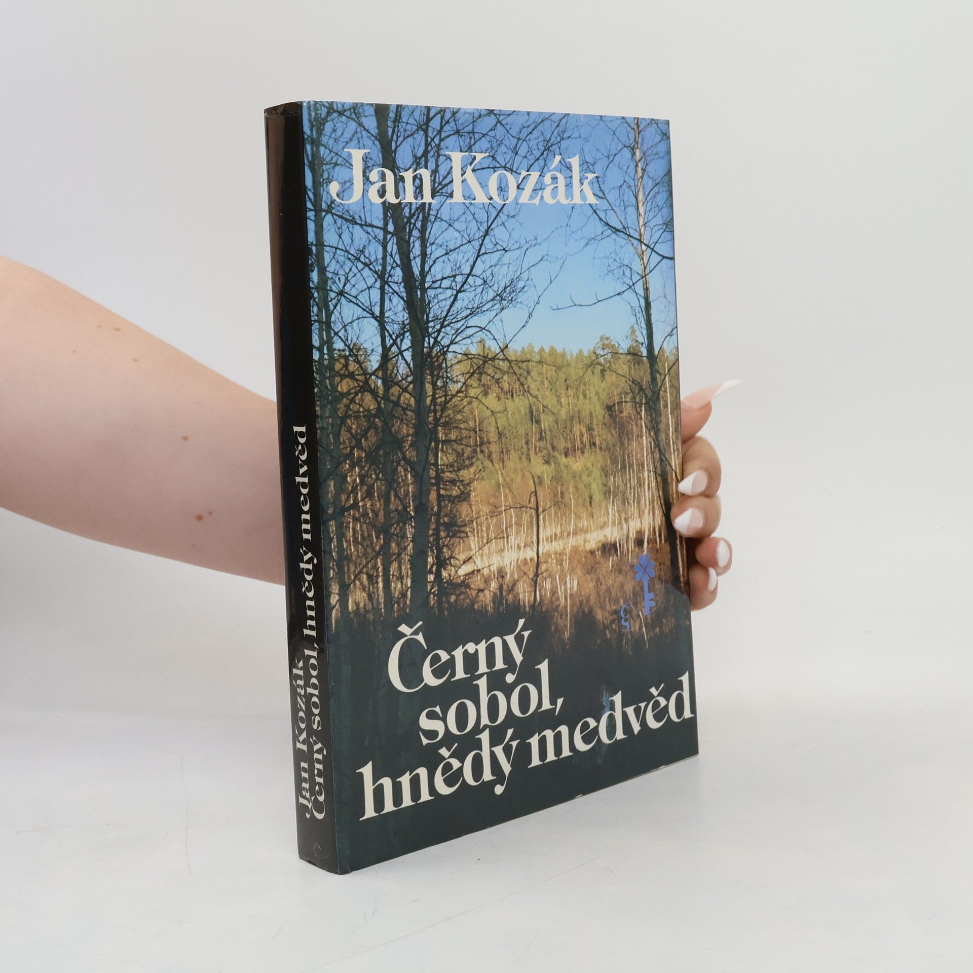 Černý sobol, hnědý medvěd