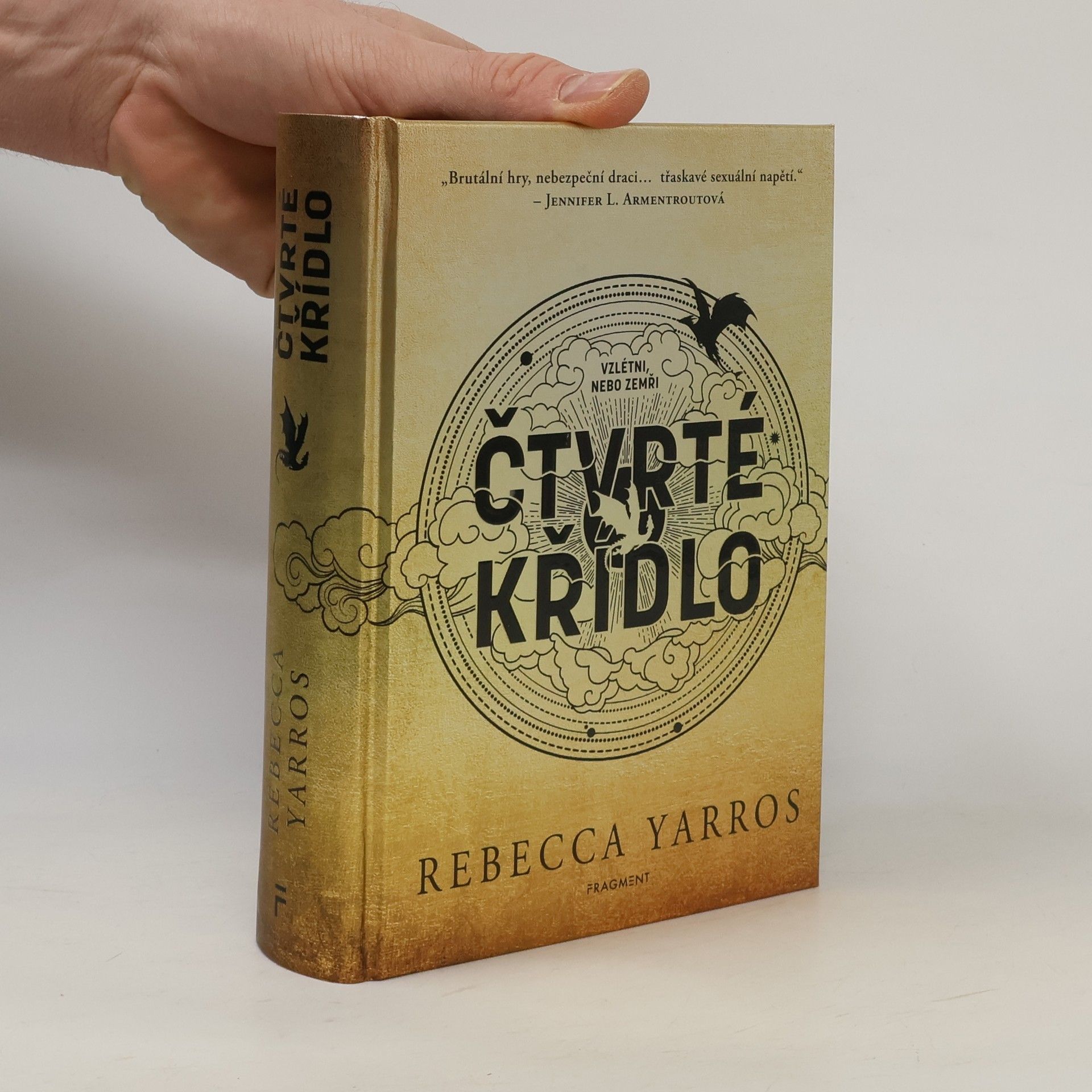 Rebecca Yarros Čtvrté křídlo