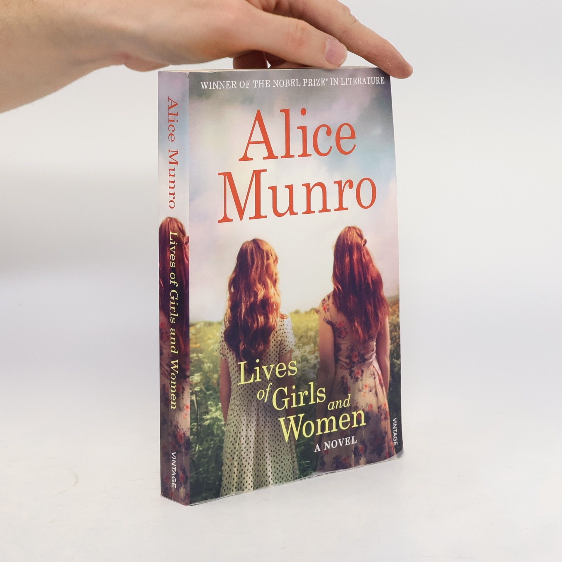 Alice Munroová Lives of girls and women