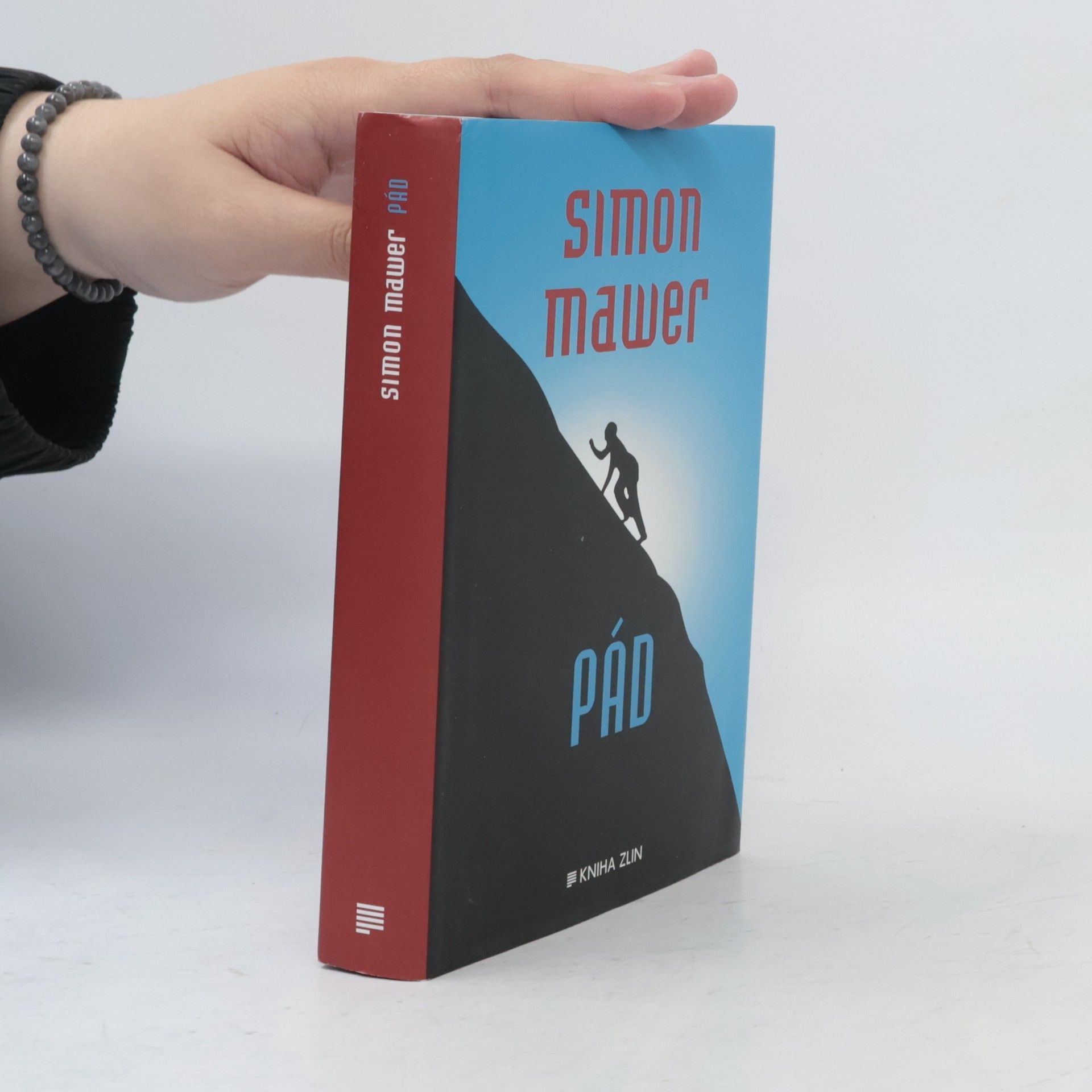 Simon Mawer Pád