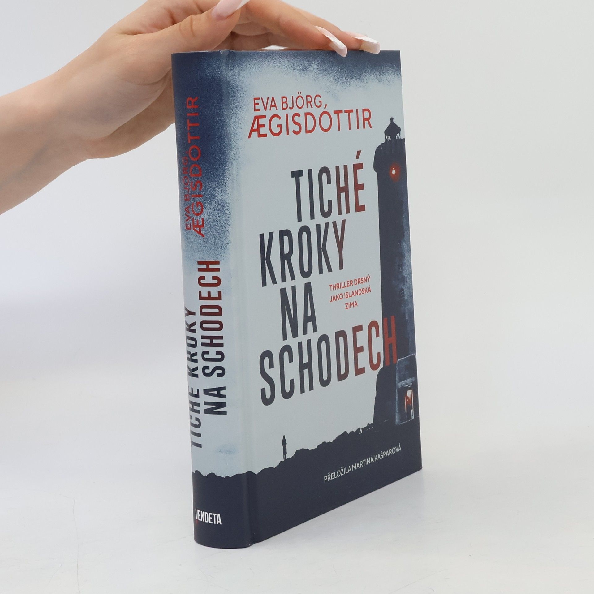Eva Bjorg Ægisdóttir Tiché kroky na schodech