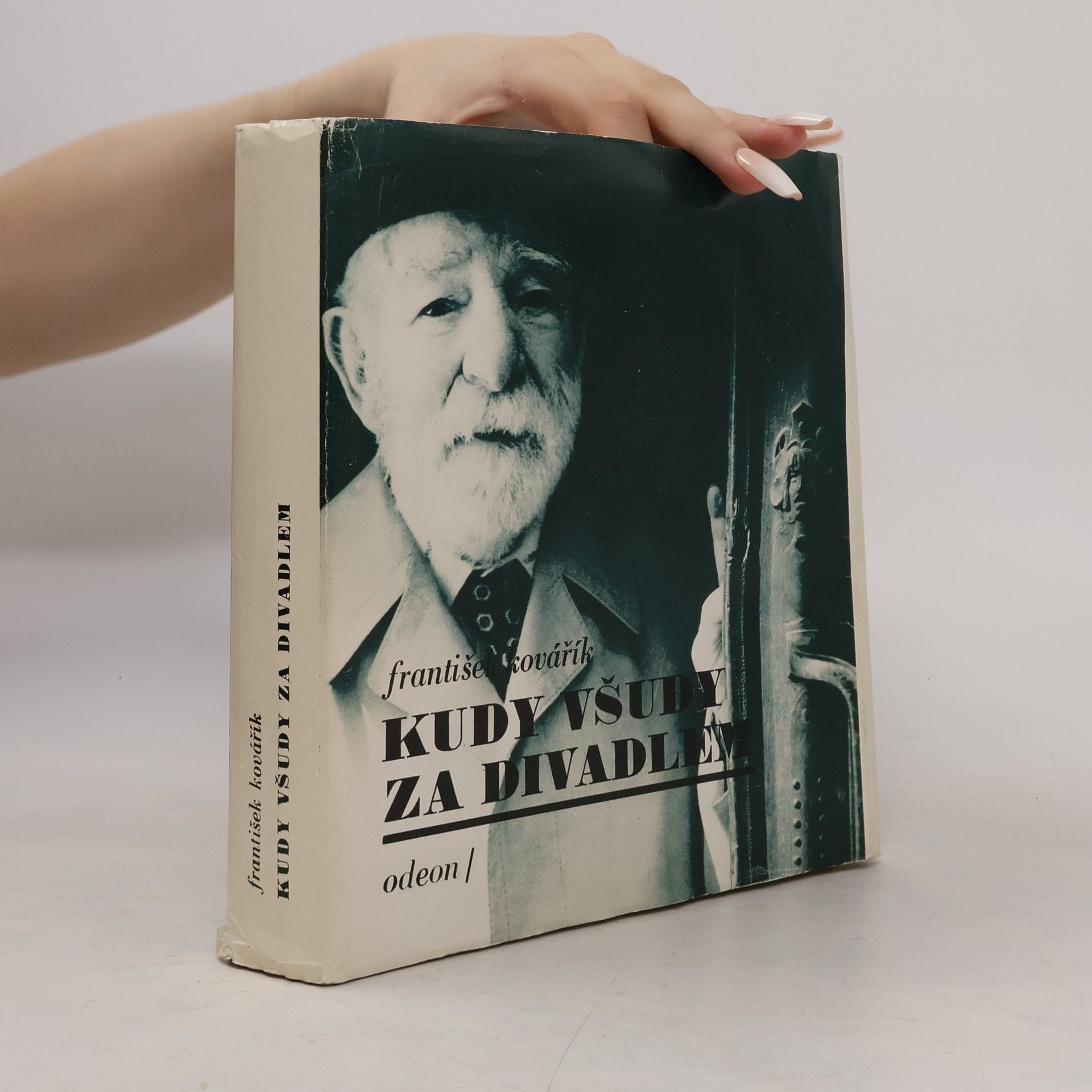 František Kovařík Kudy všudy za divadlem