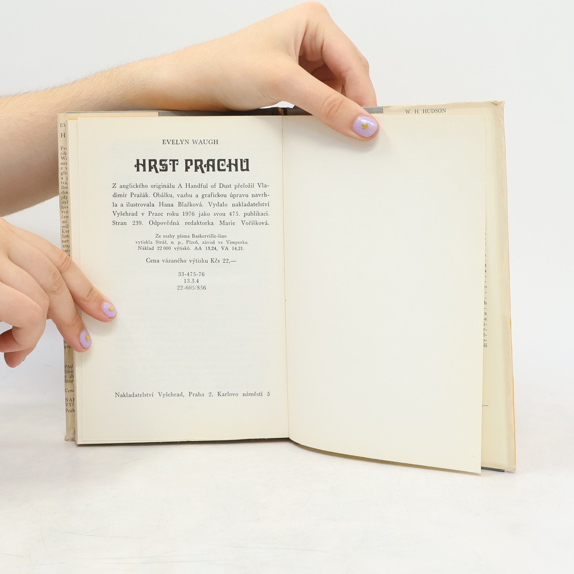 Evelyn Waugh Hrst prachu