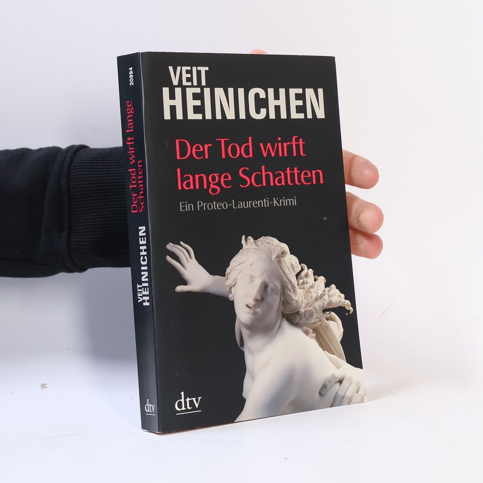 Veit Heinichen Der Tod wirft lange Schatten
