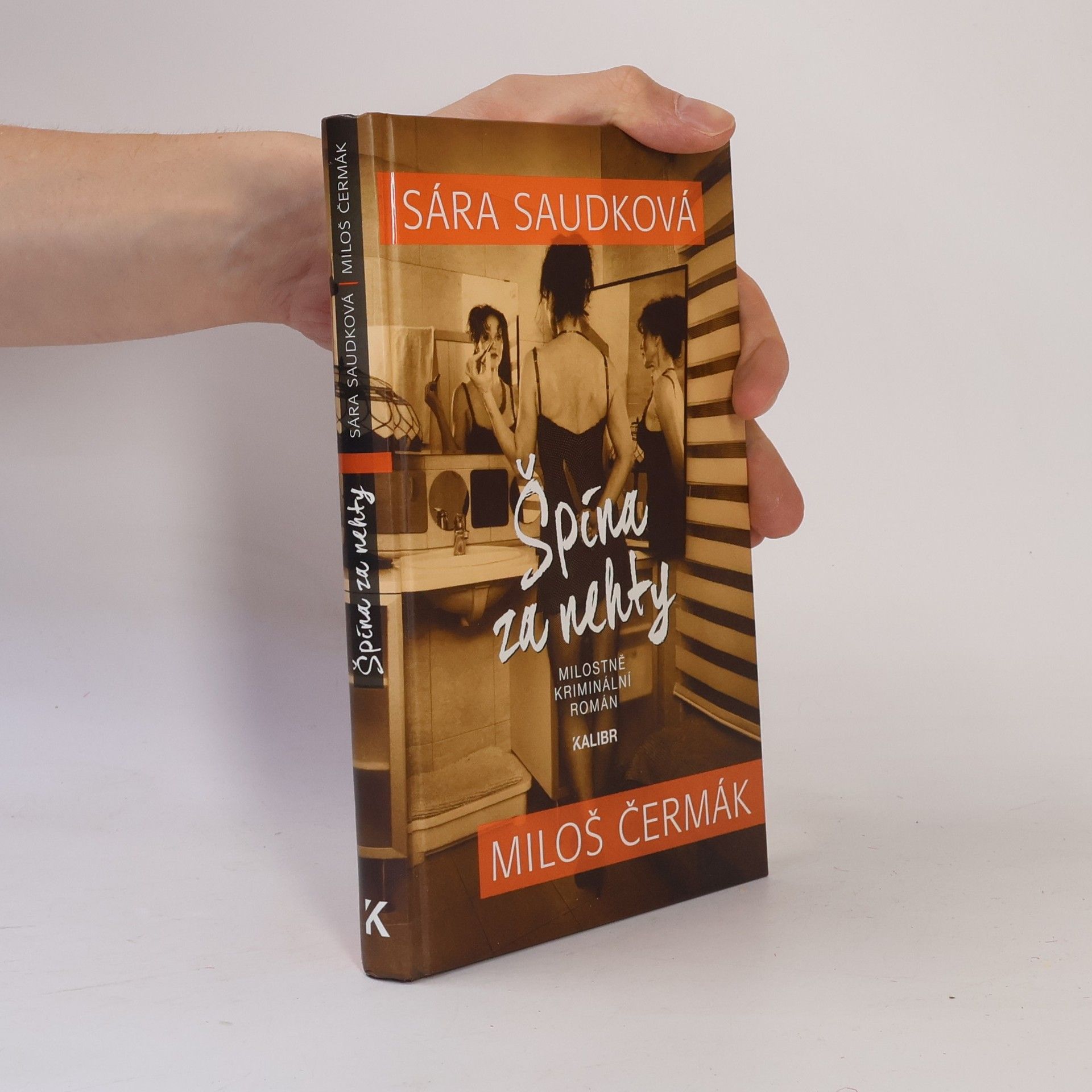 Sára Saudková Špína za nehty