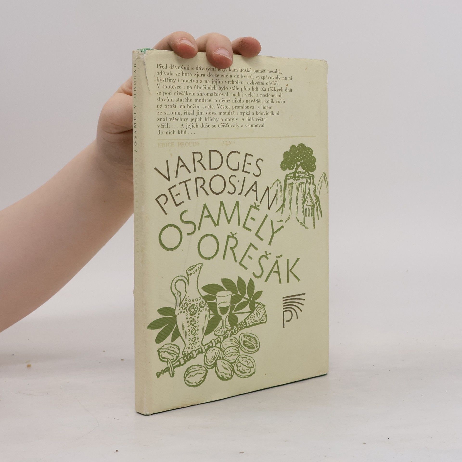 Vardges Petrosjan Osamělý ořešák