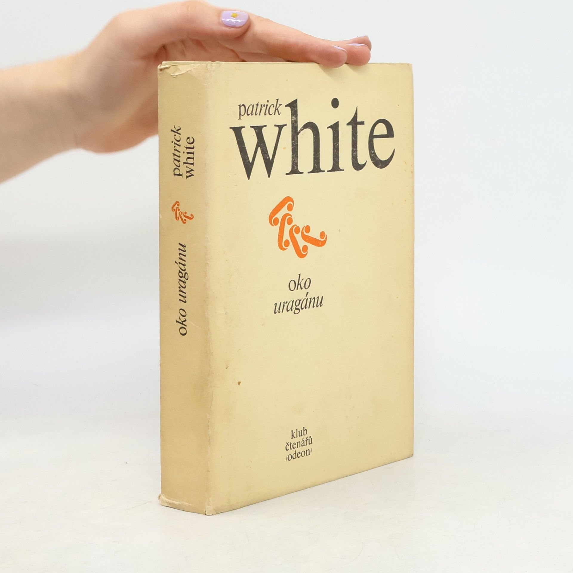 Patrick White Oko uragánu