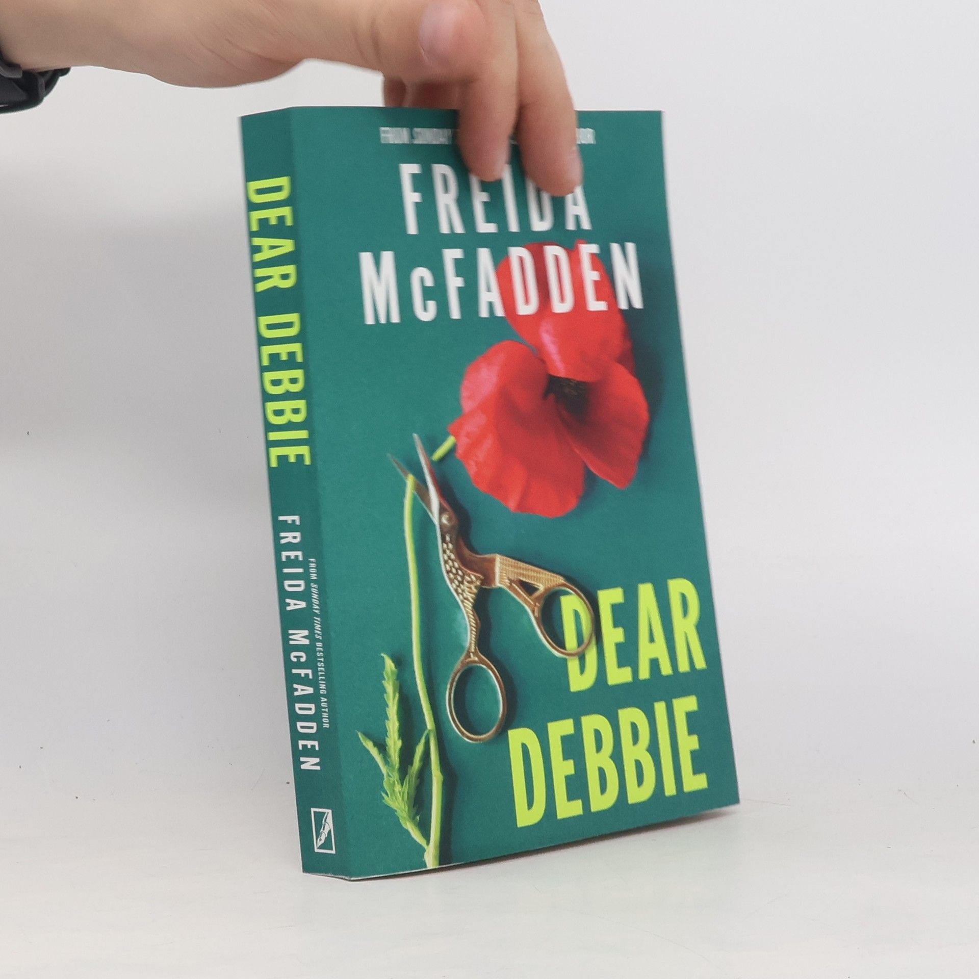 Freida McFadden Dear Debbie