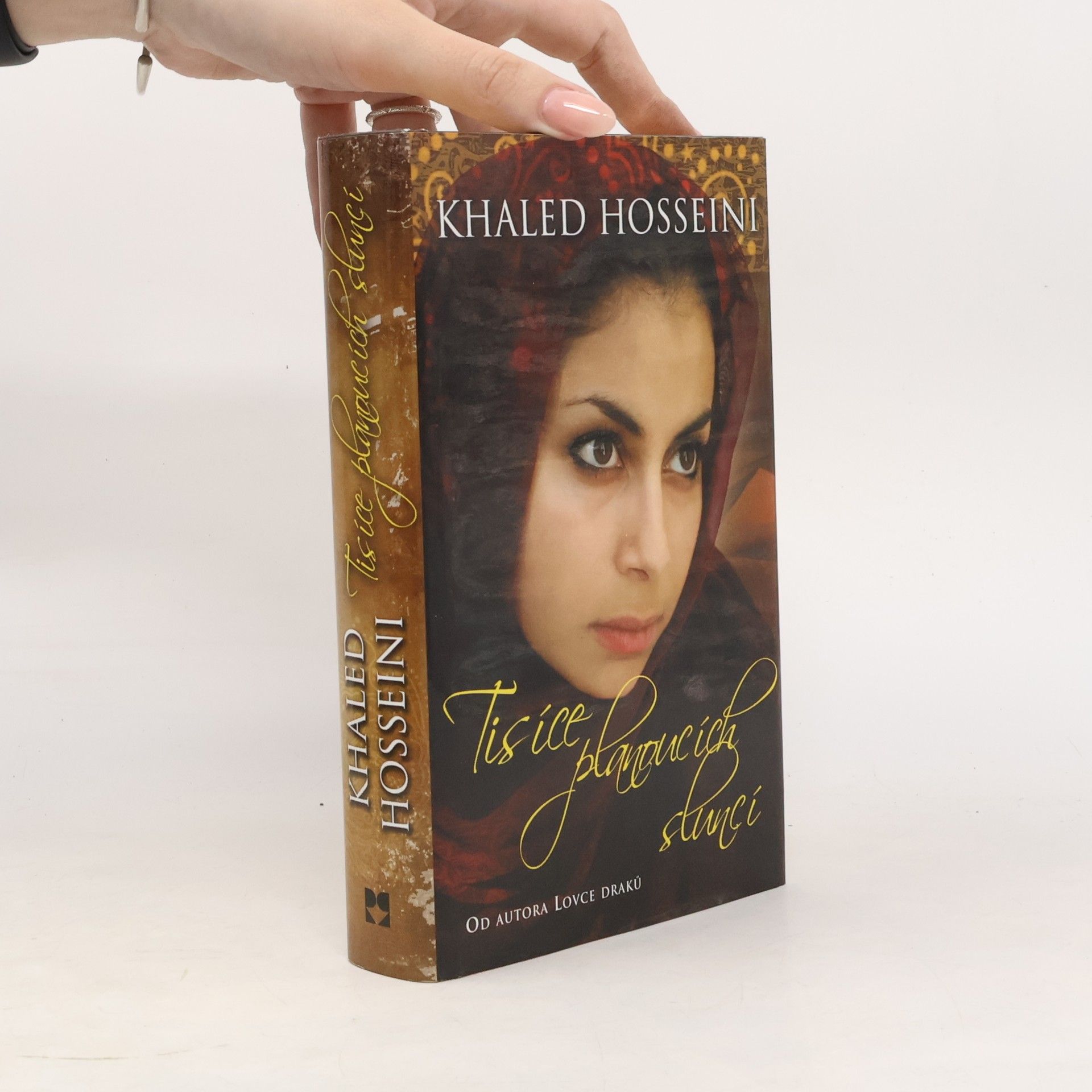 Khaled Hosseini Tisíce planoucích sluncí
