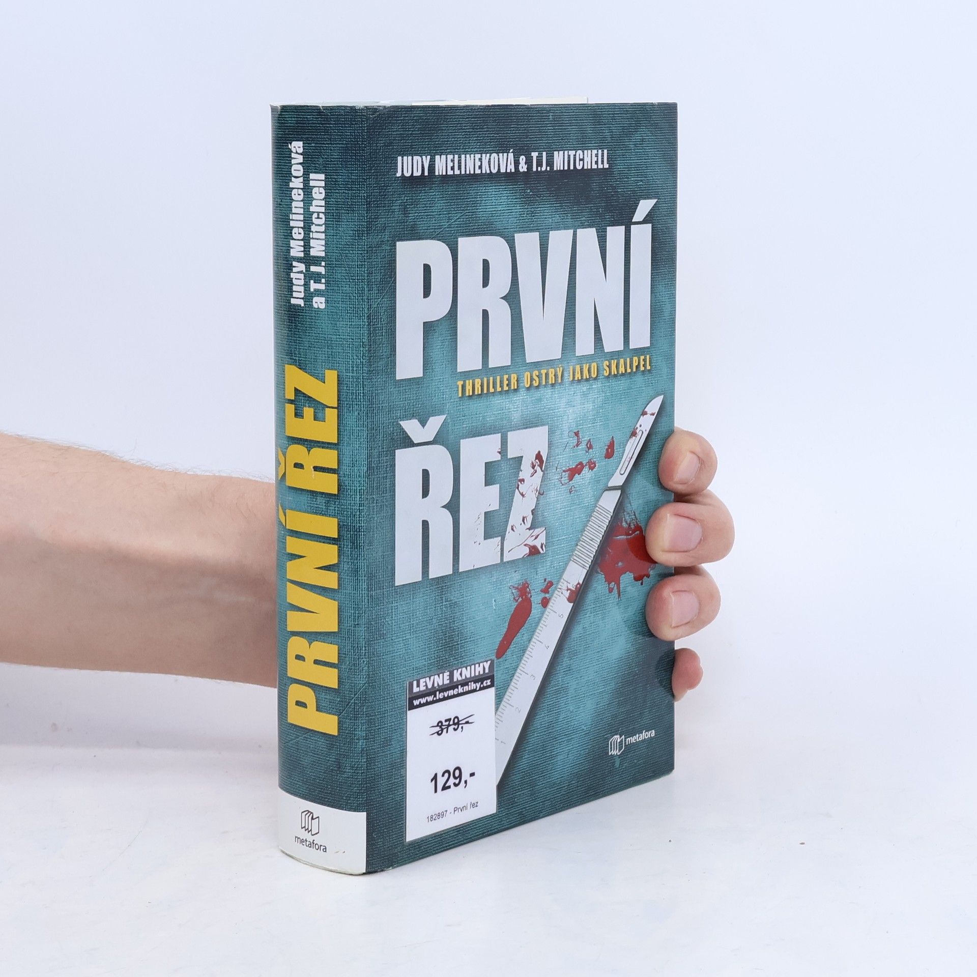 T. J. Mitchell První řez
