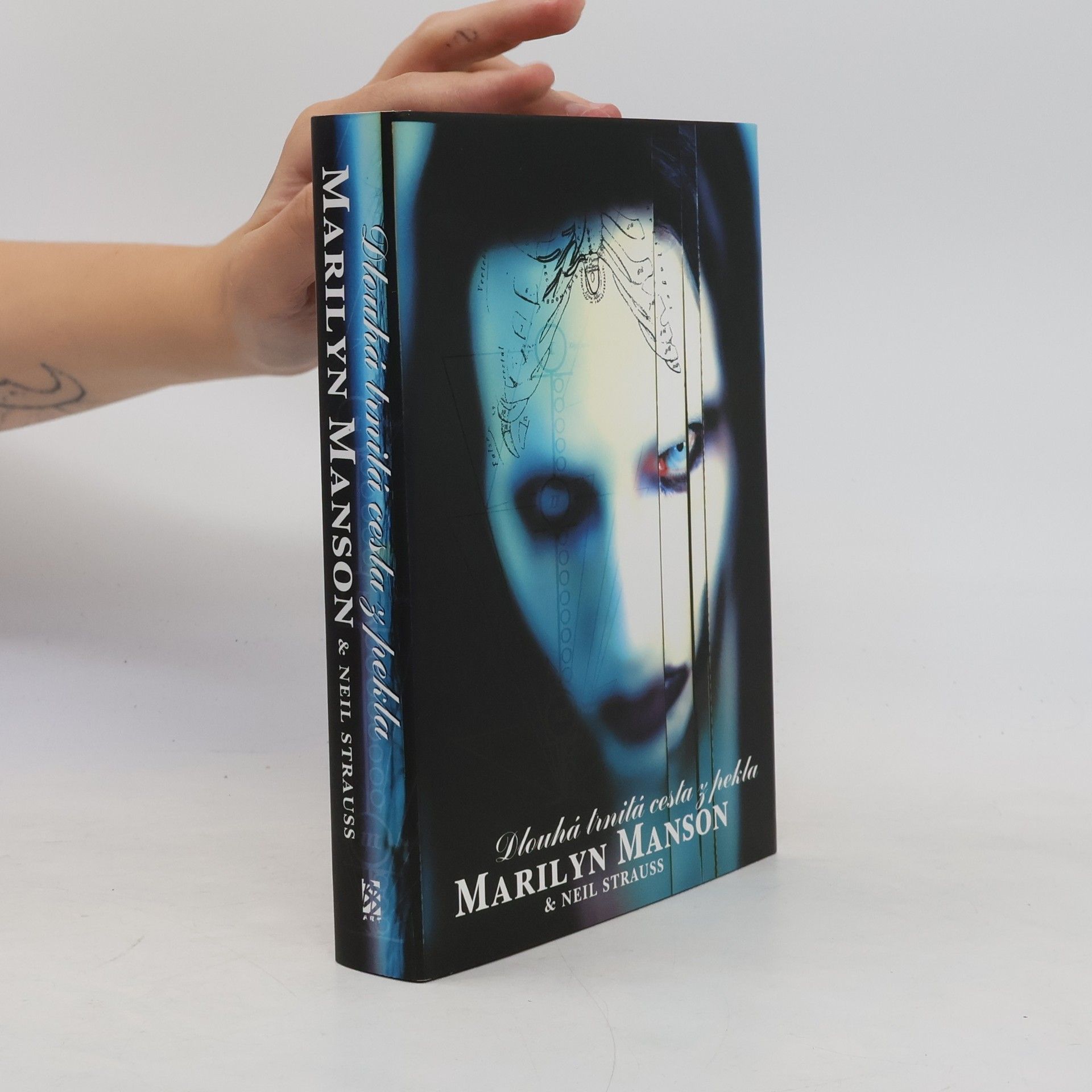 Marilyn Manson Dlouhá trnitá cesta z pekla