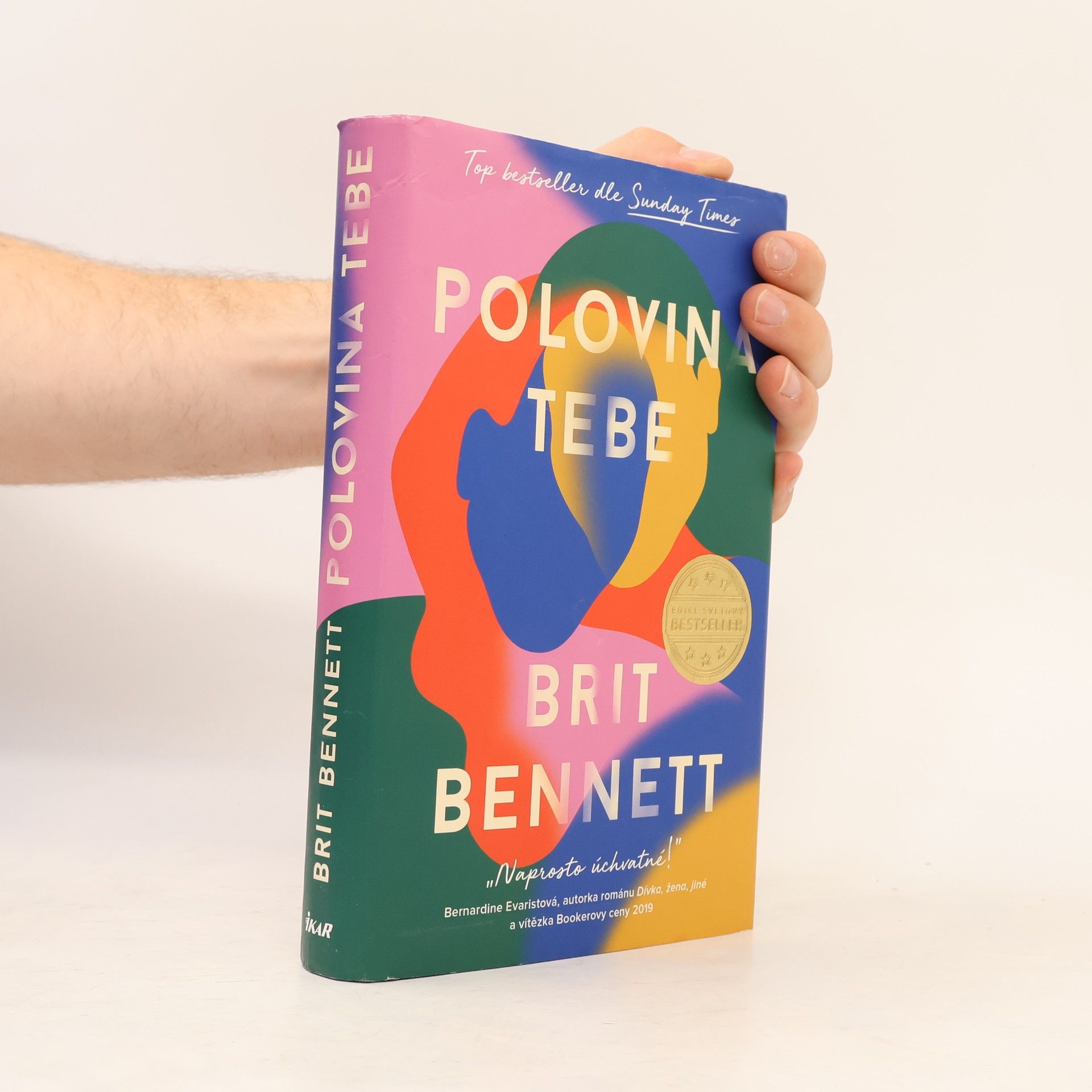 Brit Bennett Polovina tebe