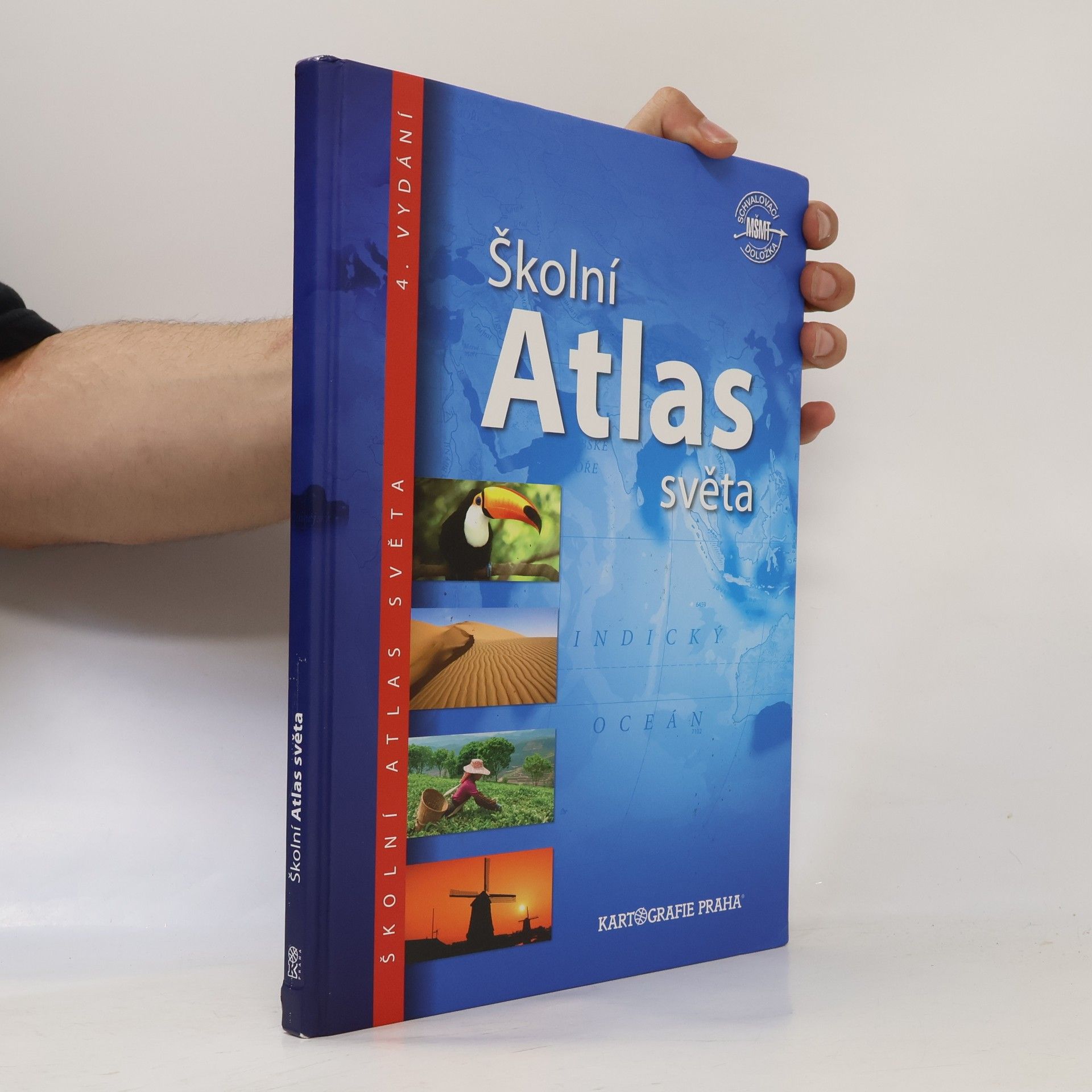 AA.VV. Školní atlas světa
