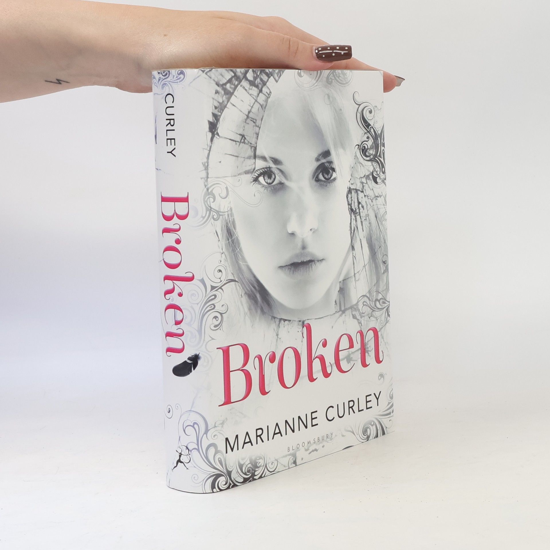 Marianne Curley Broken