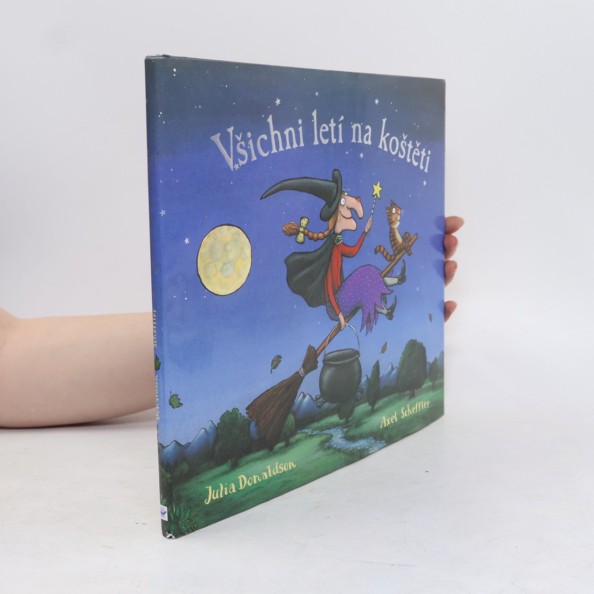 Julia Donaldson Všichni letí na koštěti