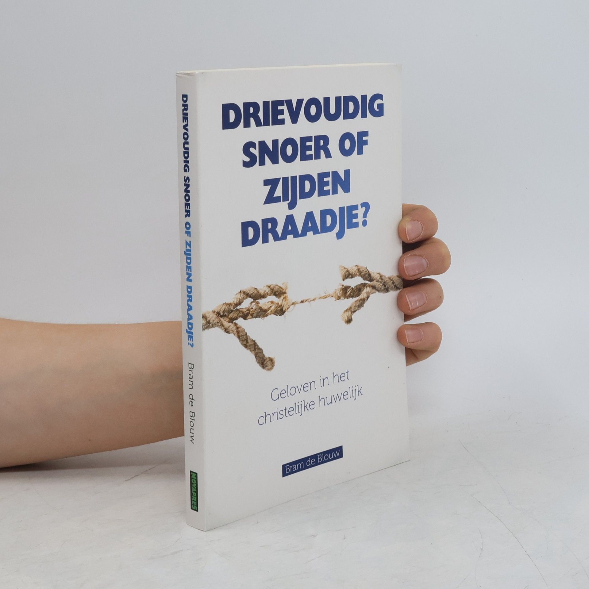 Bram de Blouw Drievoudig snoer of zijden draadje?