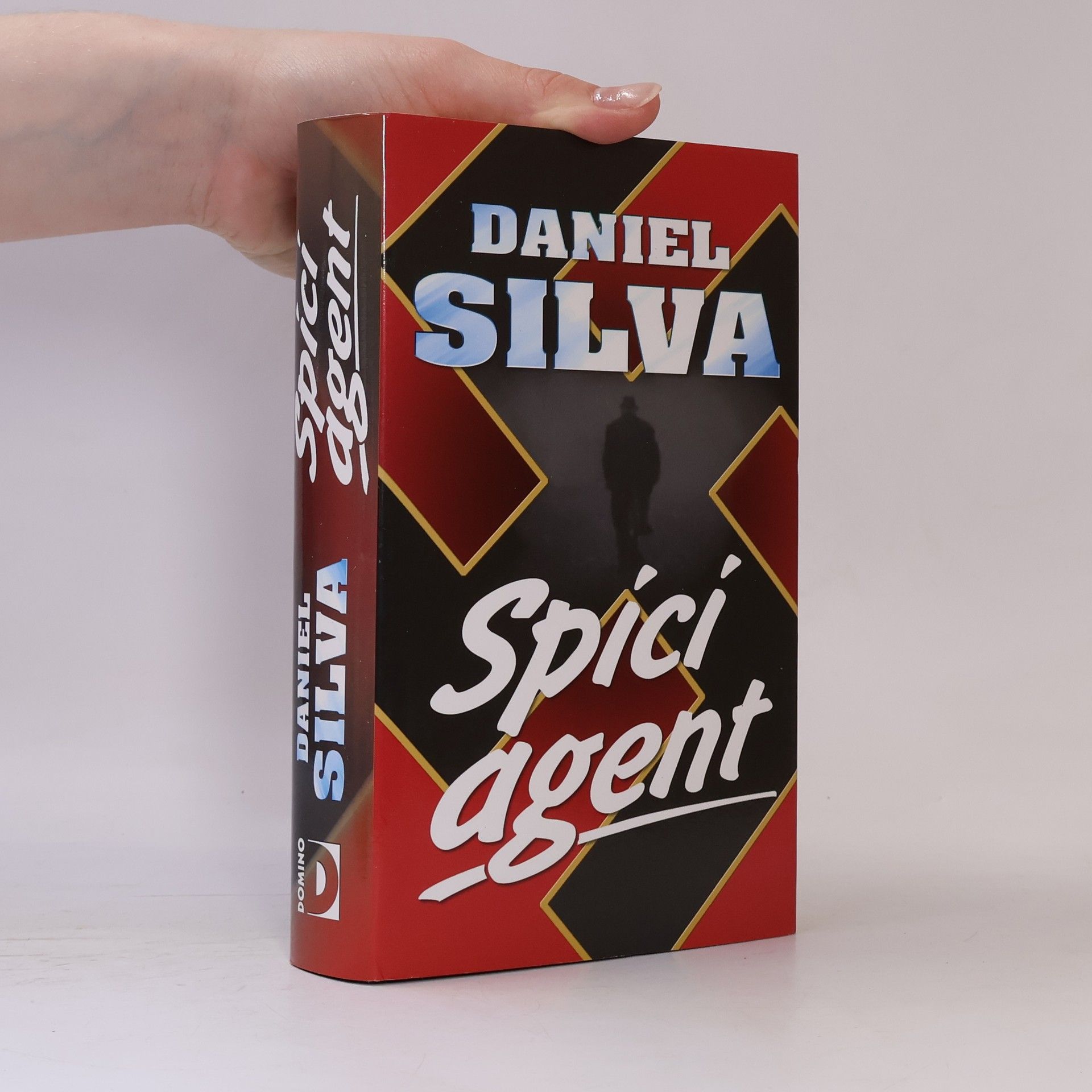 Daniel Silva Spící agent