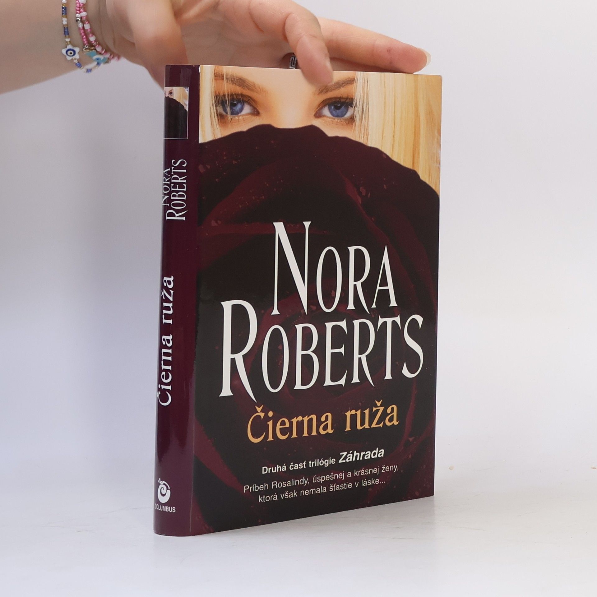 Nora Roberts Čierna ruža